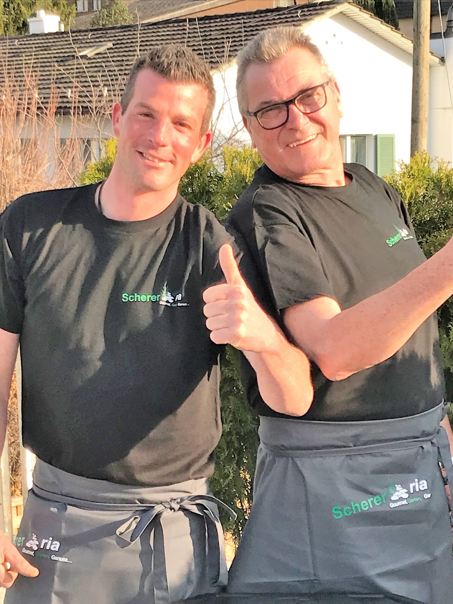 26 Scherer-ria: Fischknusperli und Pouletflügeli