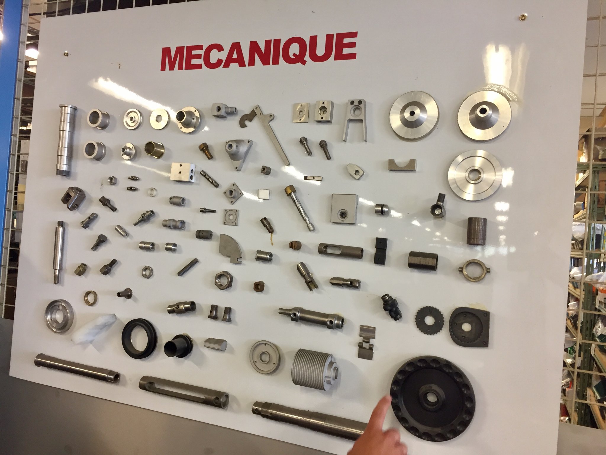 DR401-Mécanique ensemble de pieces