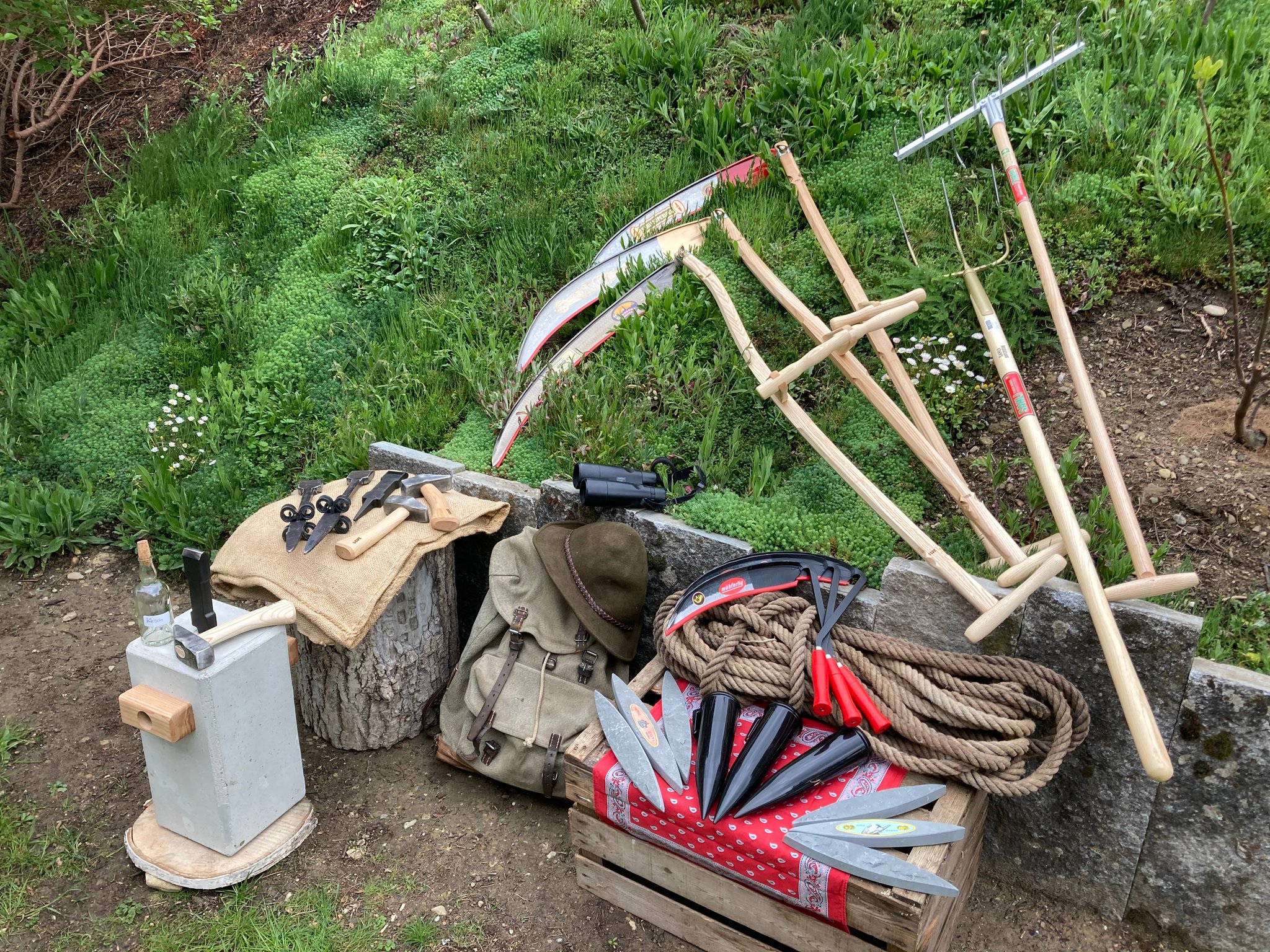 Werkzeug-Auslage im Freien