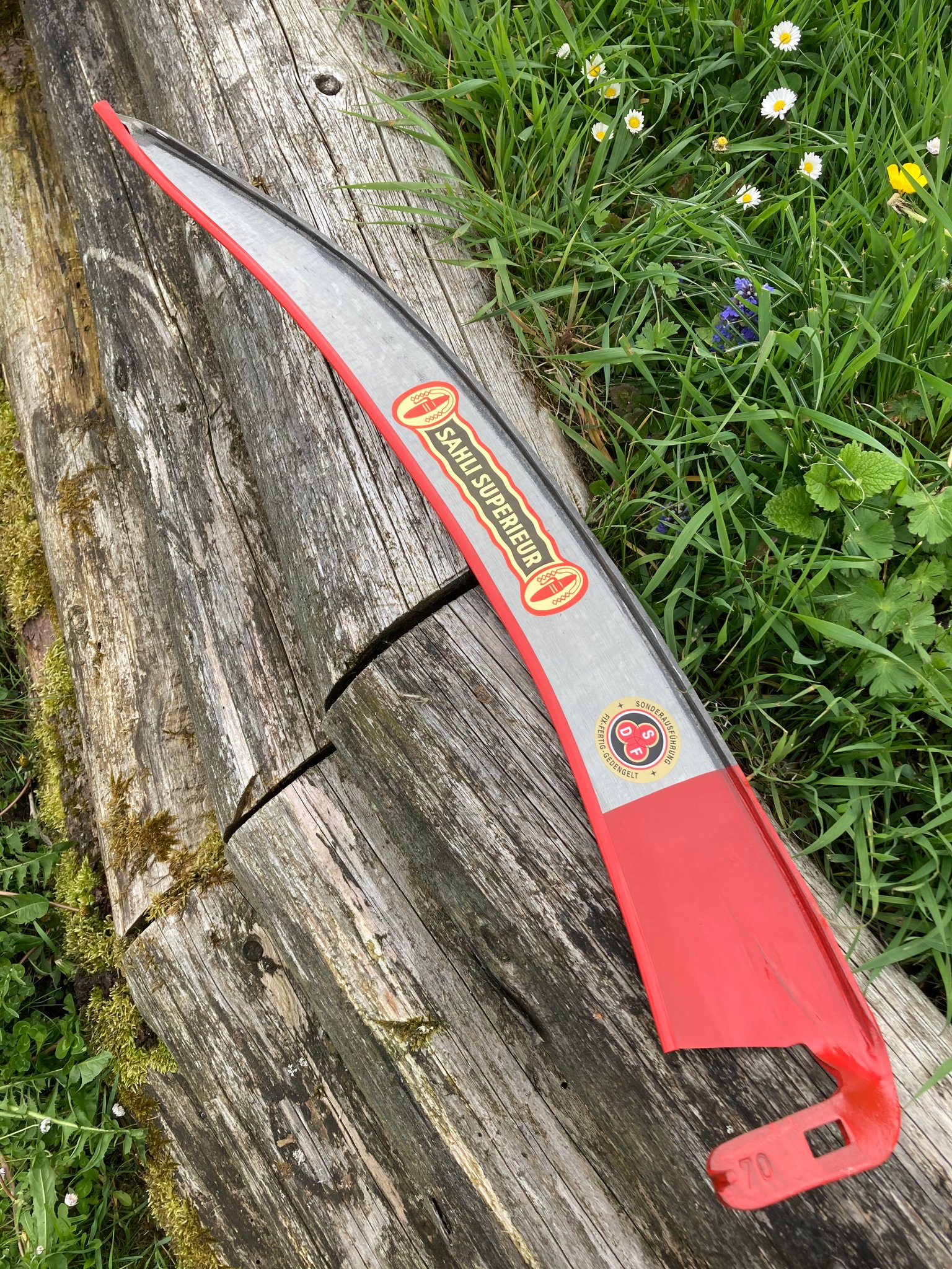 Sensenblatt "Sahli superieur" halbbreit mit Steinspitze (Ostschweizerform)60-70cm