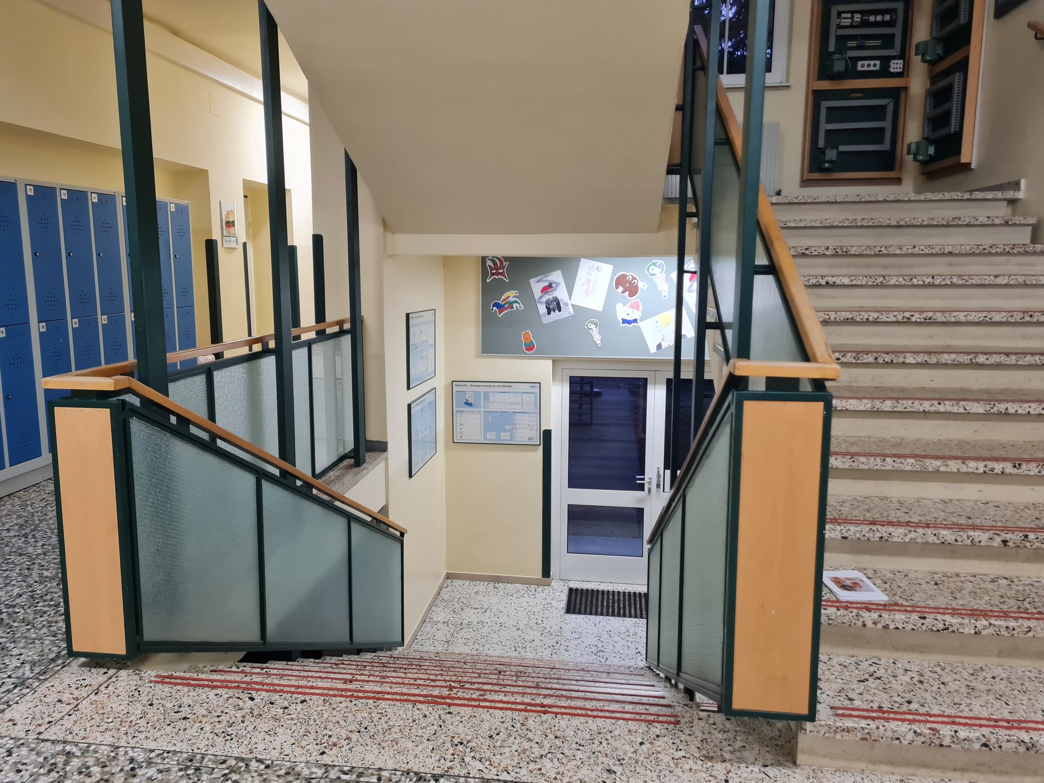 Weiter geht es ins Untergeschoß.