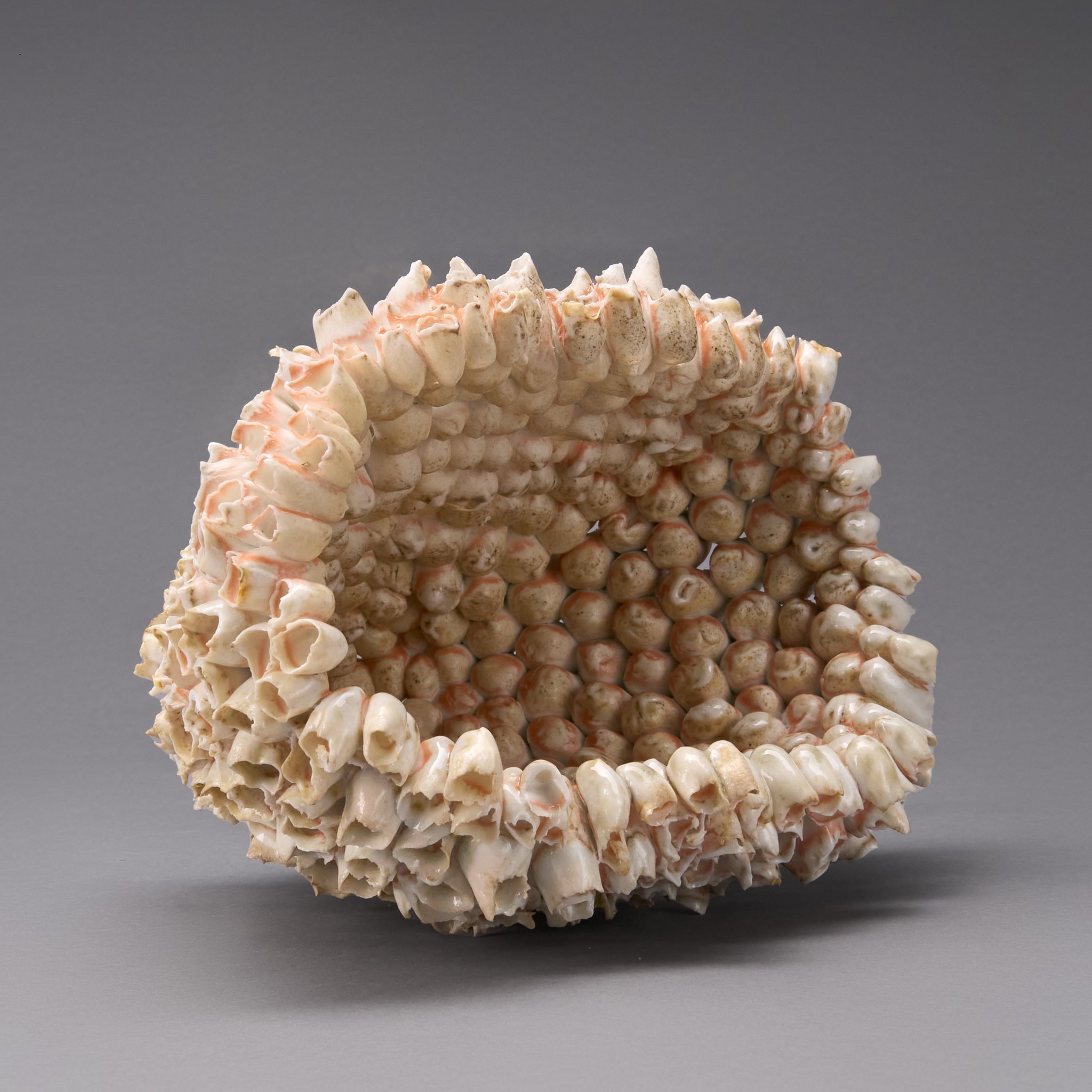 "Fleur d'eau"  porcelaine modelée - H25 x l20 x L22