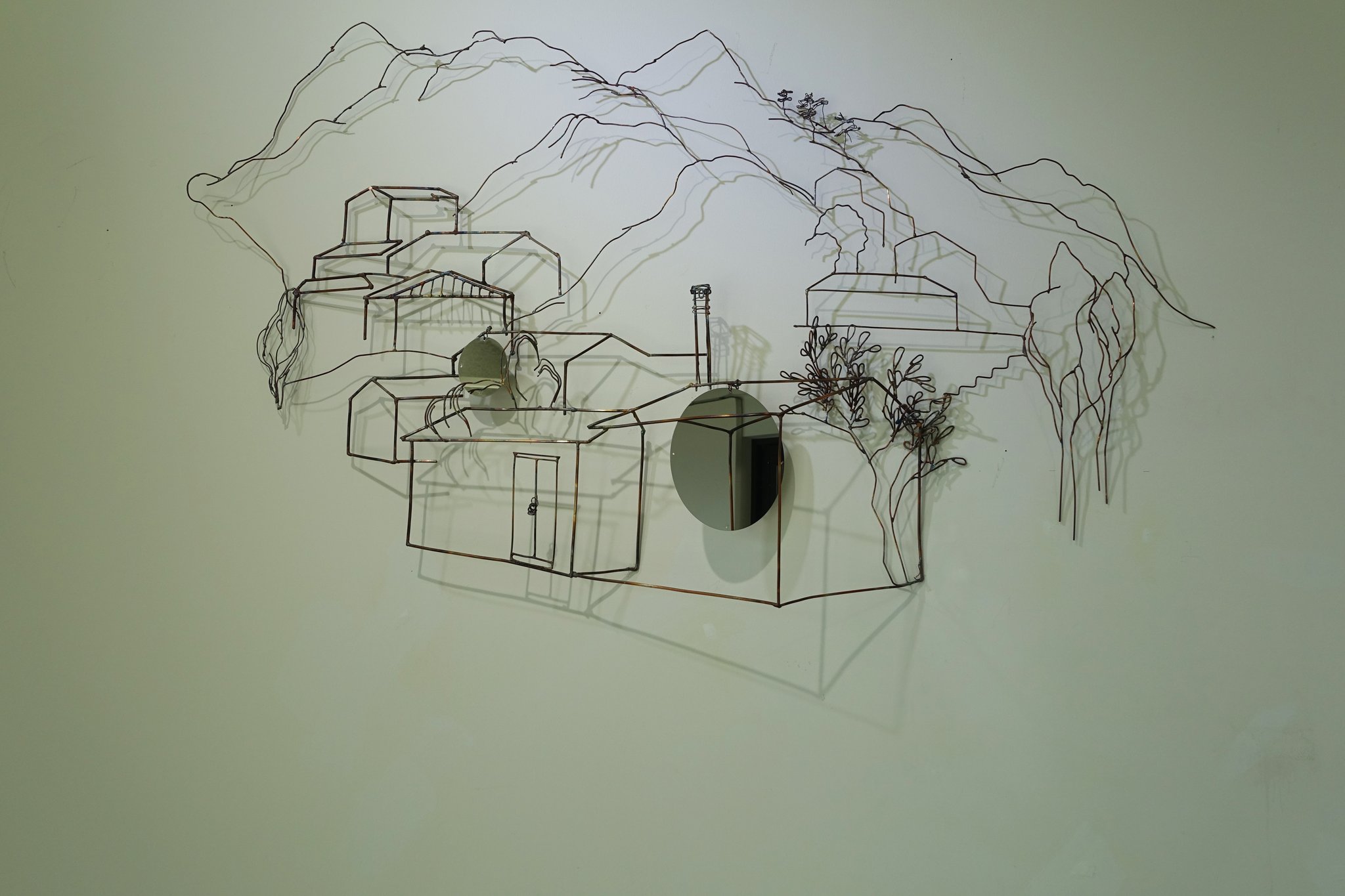 "Le mont et le village" - cuivre - 90x140x11cm