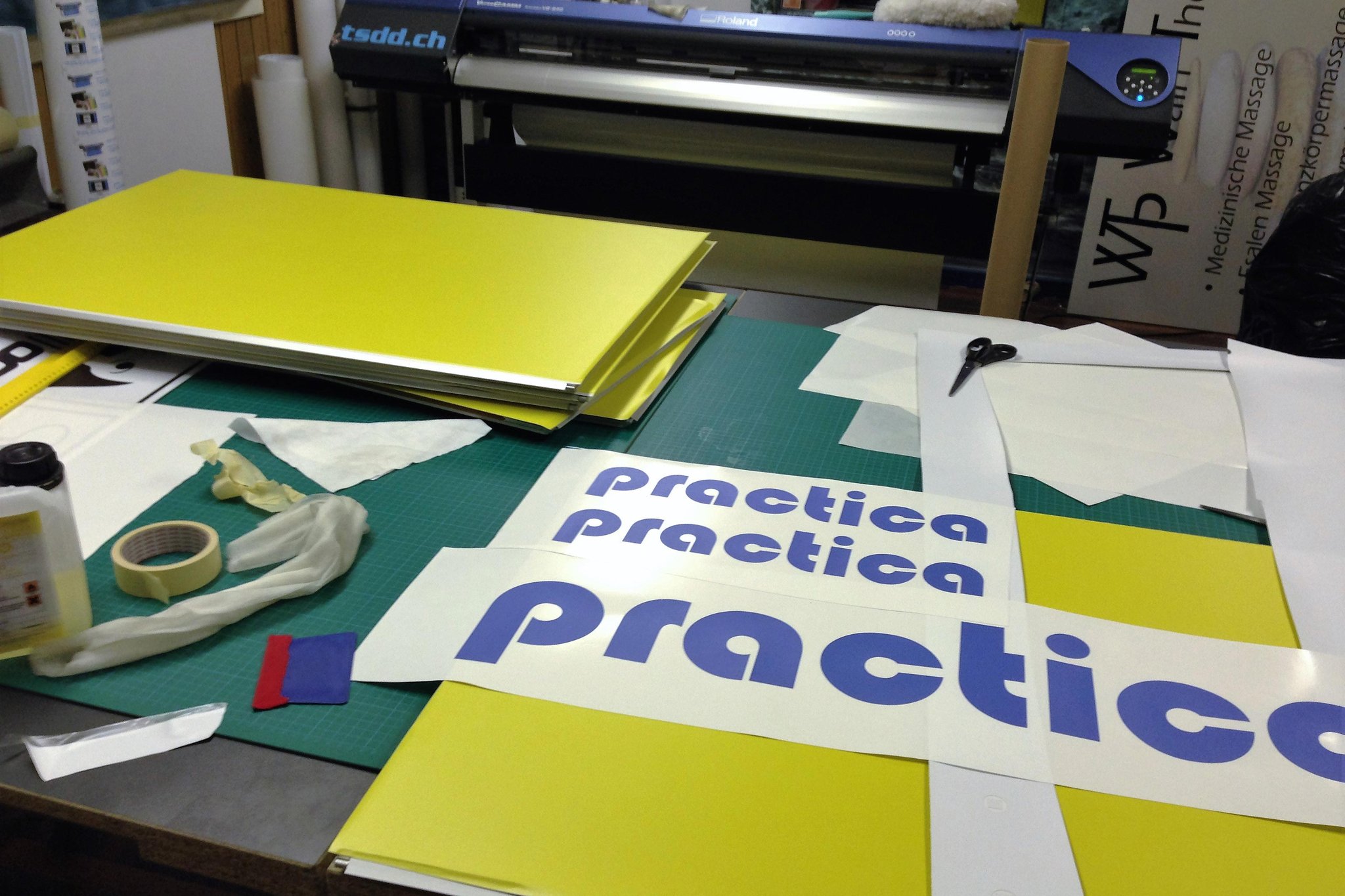 Diverse Stickers in Produktion