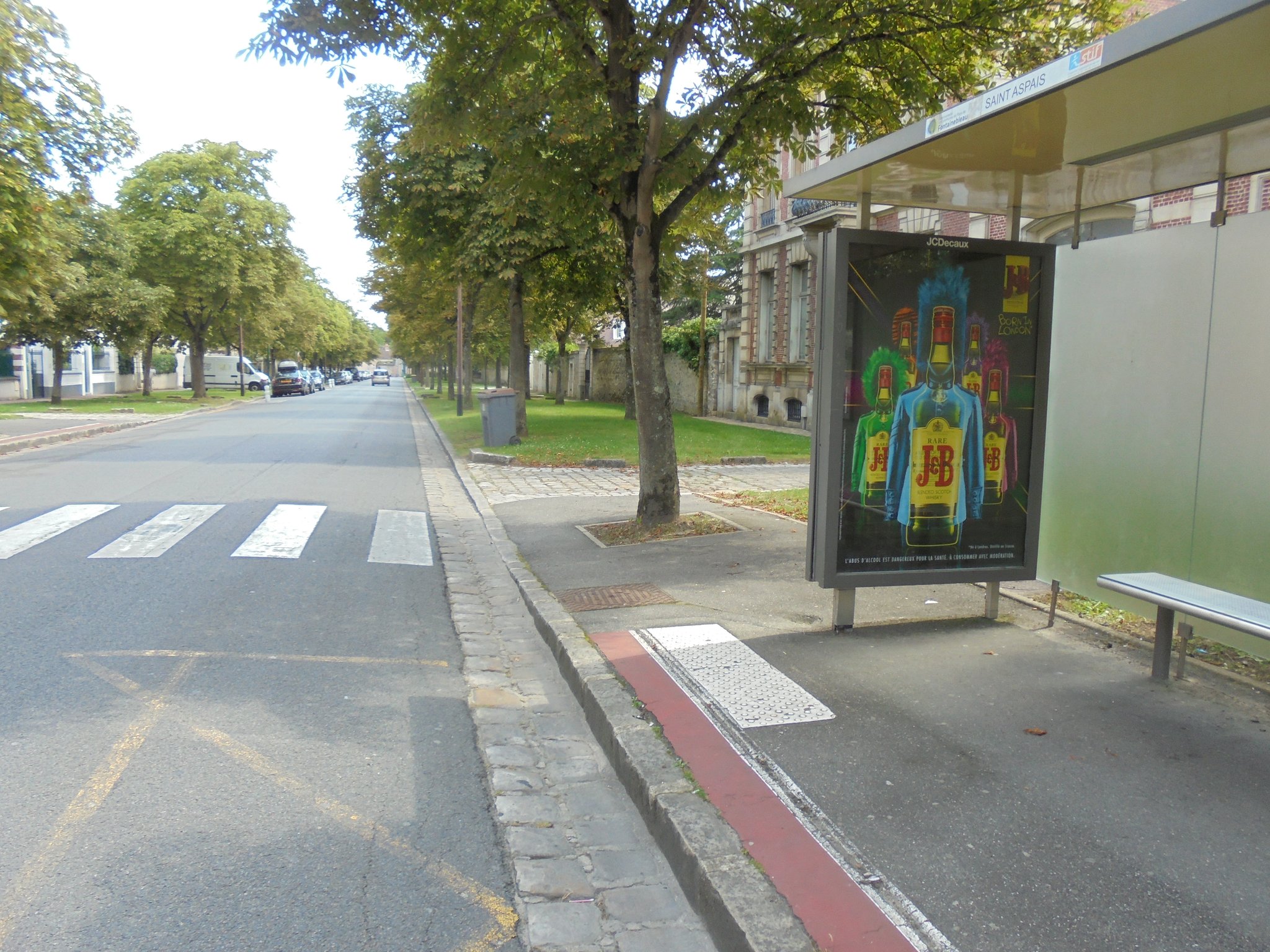 Fontainebleau 77300 Bande d'éveil et de vigilance qui n'a pas lieu d'être (voir NF P98 351)