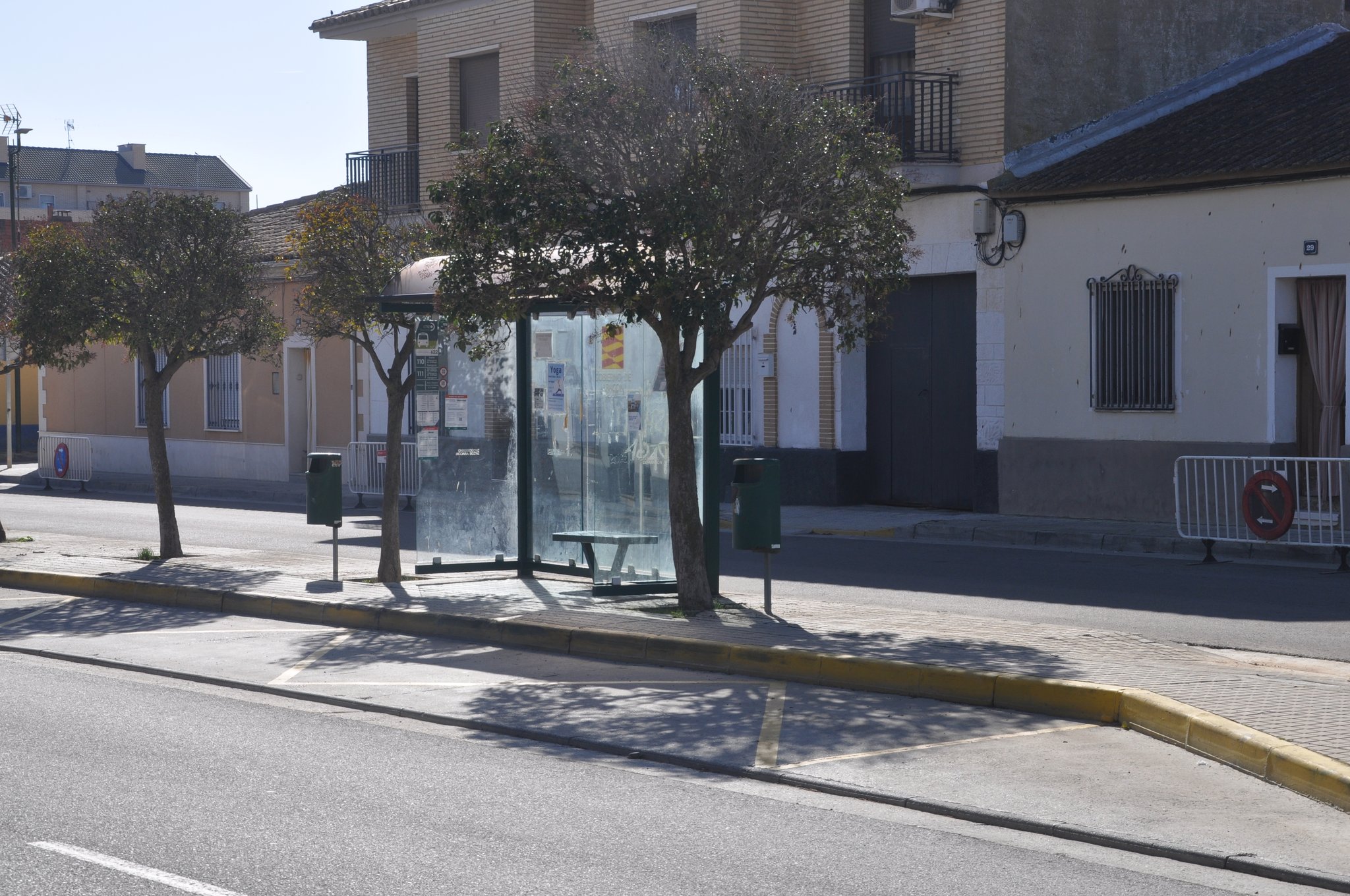 Arrêt de bus pour l'USJ à 1 min à pied