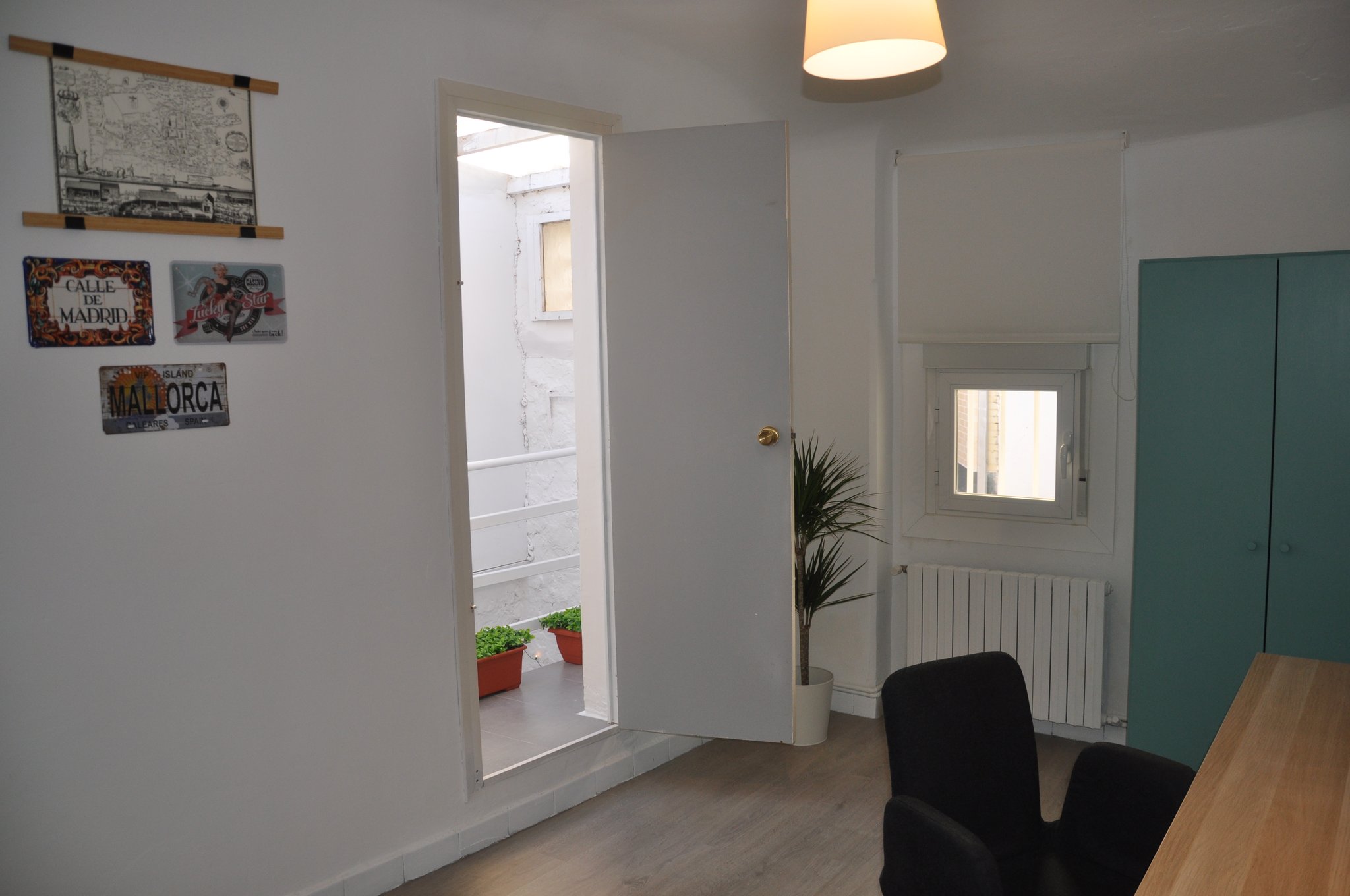 Accès direct à la courette intérieure pour le côté convivial