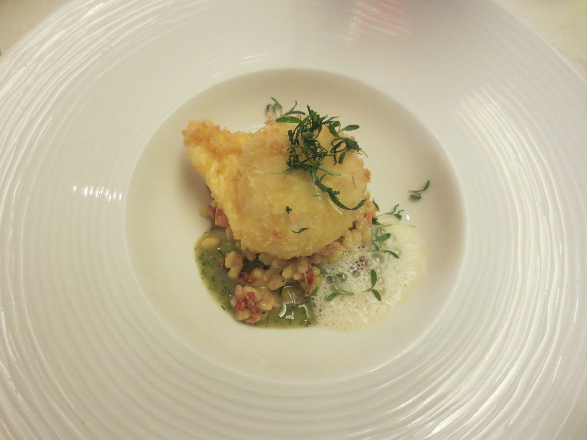 Mehrgangmenu im Hotel Restaurant Heckenrose: Im Bild "Knuspriges Wachsei-Weizen&Spargel-Kräutervinaigrette""