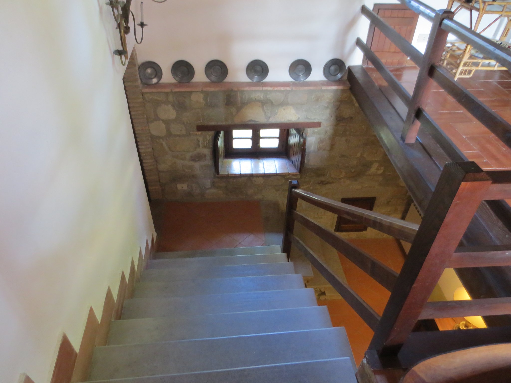 Unser Ferienanwesen: Villa Casale di Renata, Loc. La Casa (Rassina) - Verbindung vom Ober- zum Untergeschoss