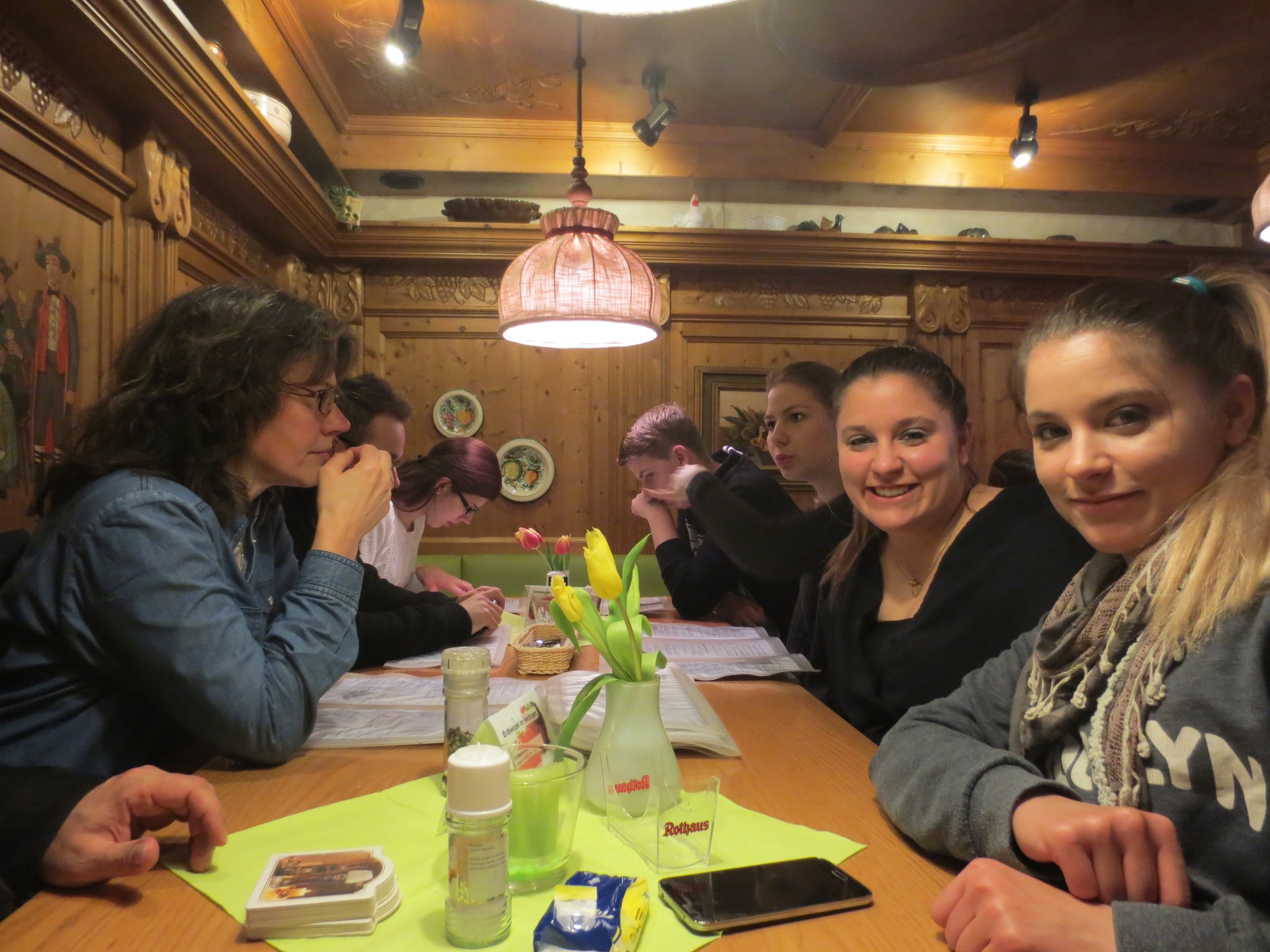 Abendessen im rund 5km entfernten Oberhausen (Gemeinde Rheinhausen); bei Hechinger, dem "Güggeli-Spezialitäten-Restaurant"