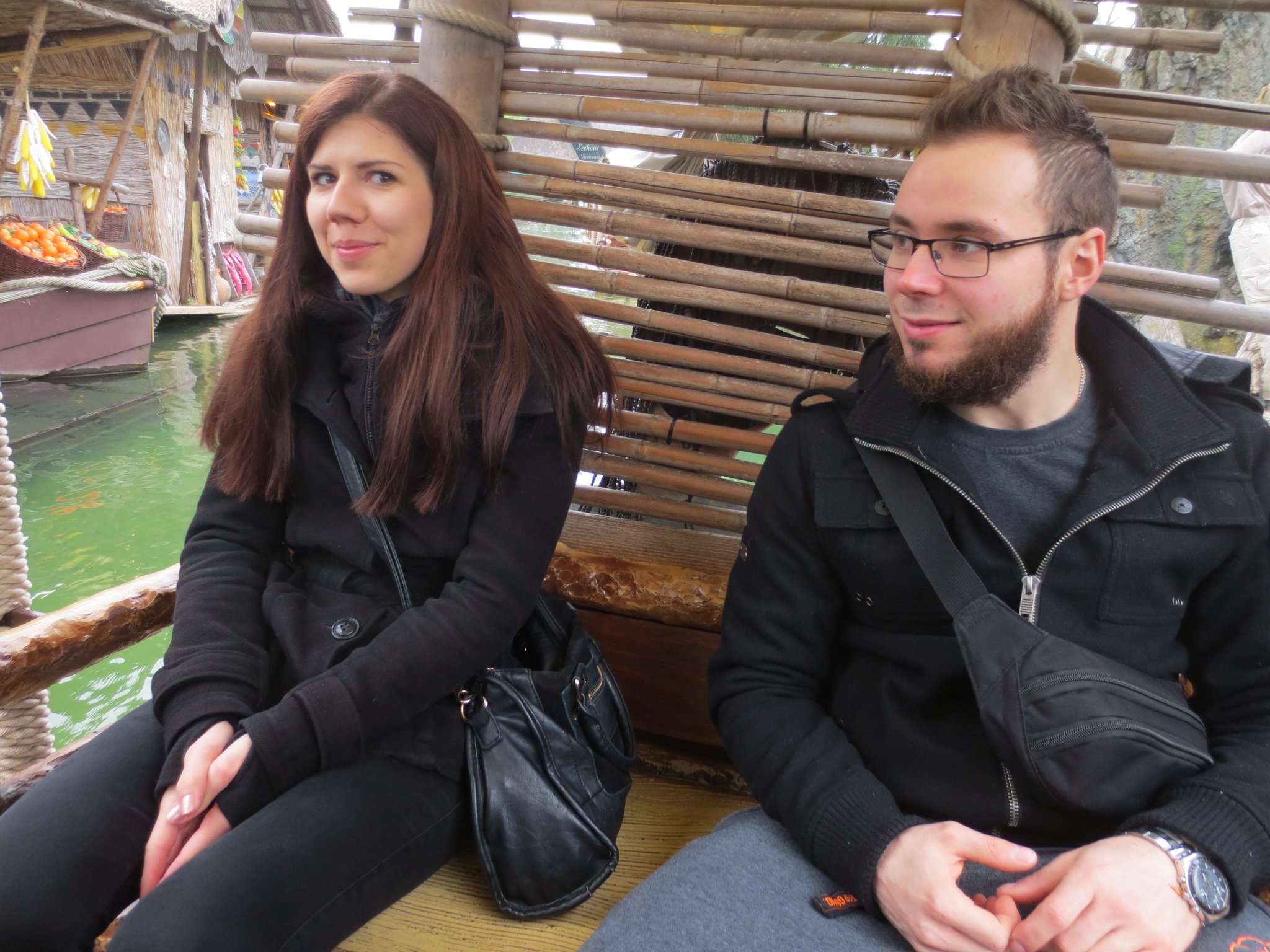 Die "ruhige" Dschungel-Flossfahrt (das fantastische Reich des afrikanischen Dschungelkönigs Salomon)