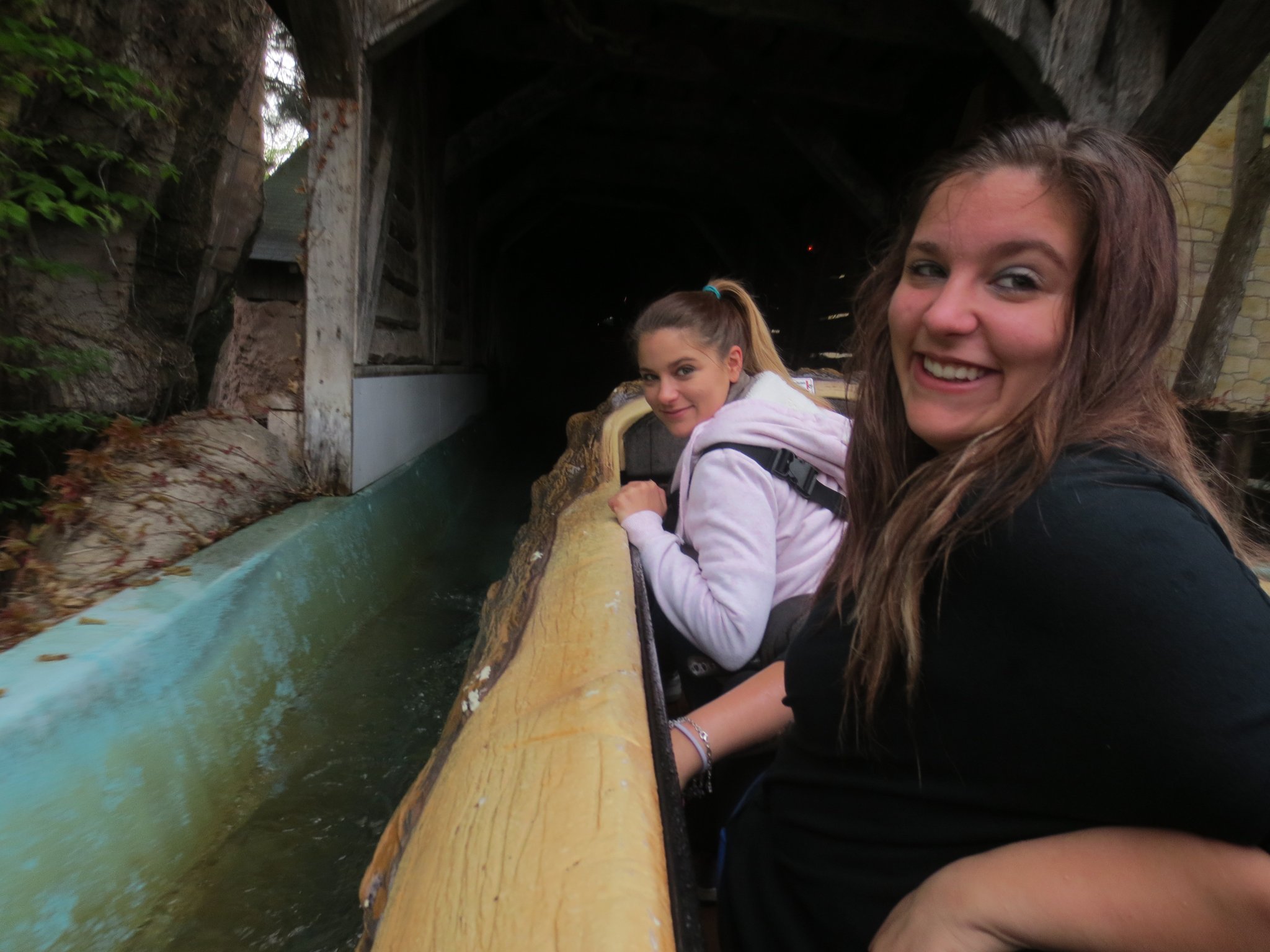 Auf der Tiroler Wildwasserbahn (österreichischer Themenbezirk)