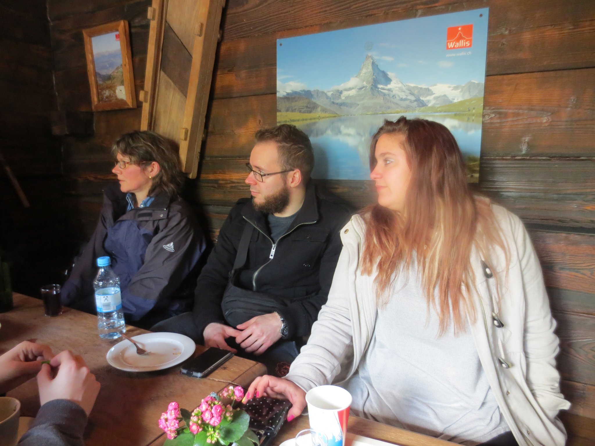 Im Walliser-Dorf (Schweizer Themenbereich); geselliges Beisammensein
