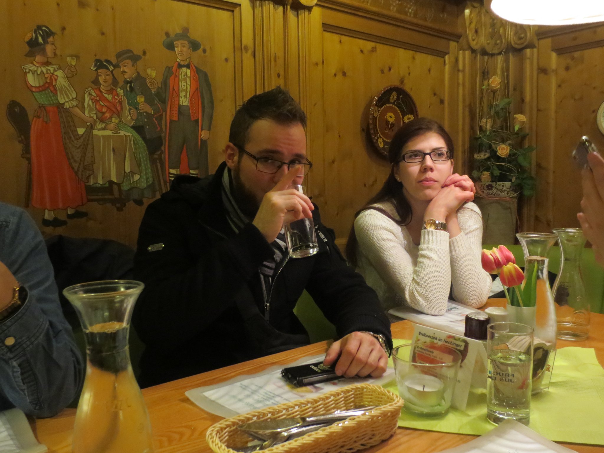 Nachtessen in Oberhausen bei Hechinger; warten auf die bestellten "Güggeli's"