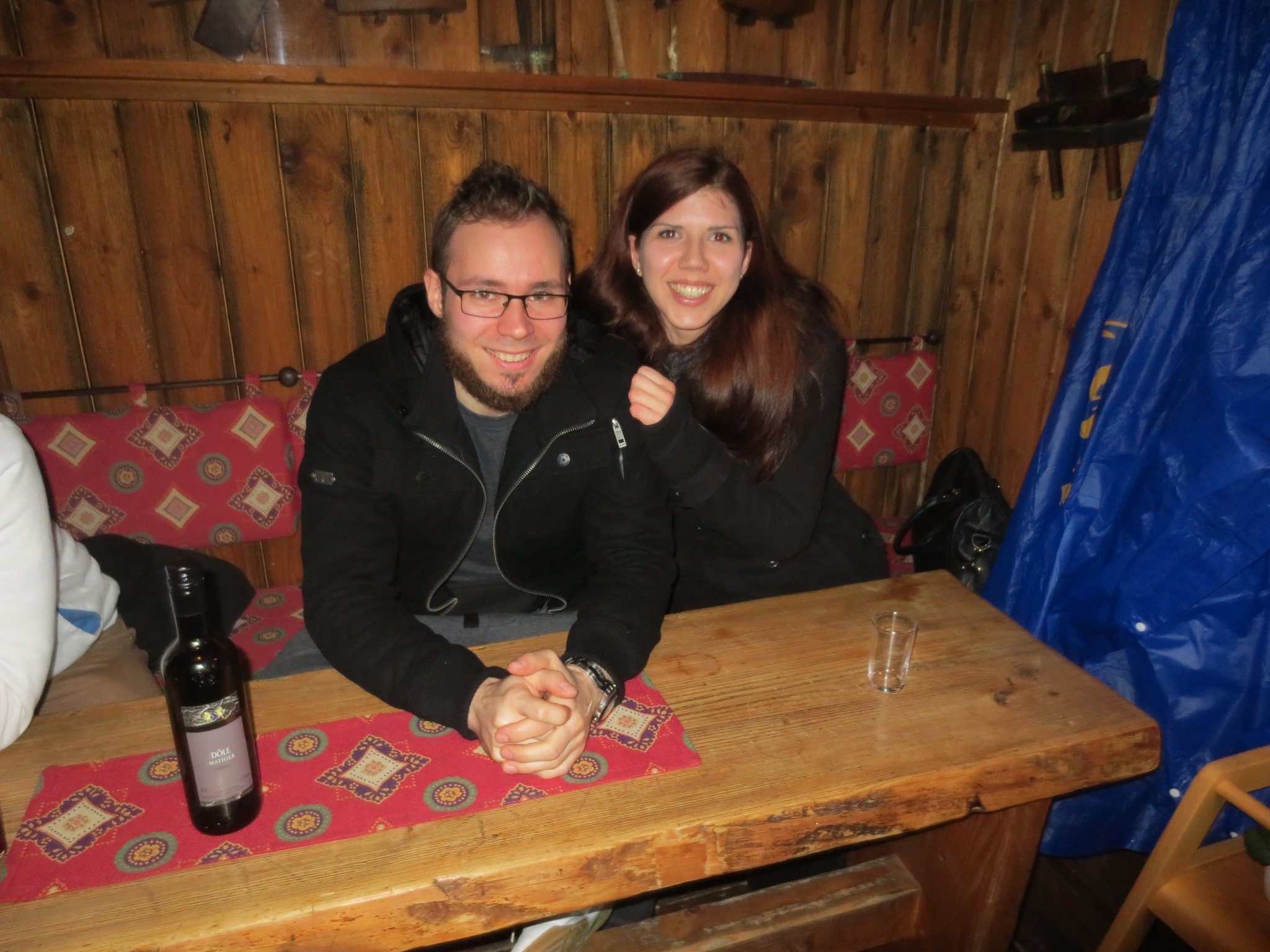 Mittagessen und geselliges Beisammensein in einer der Walliser Stuben mit Raclette..., was sonst!