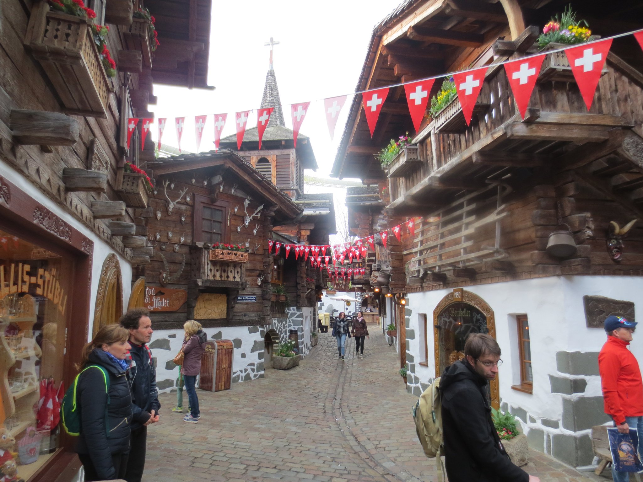 Der Schweizer Themenbezirk.., das Walliser-Dorf im Europa-Park
