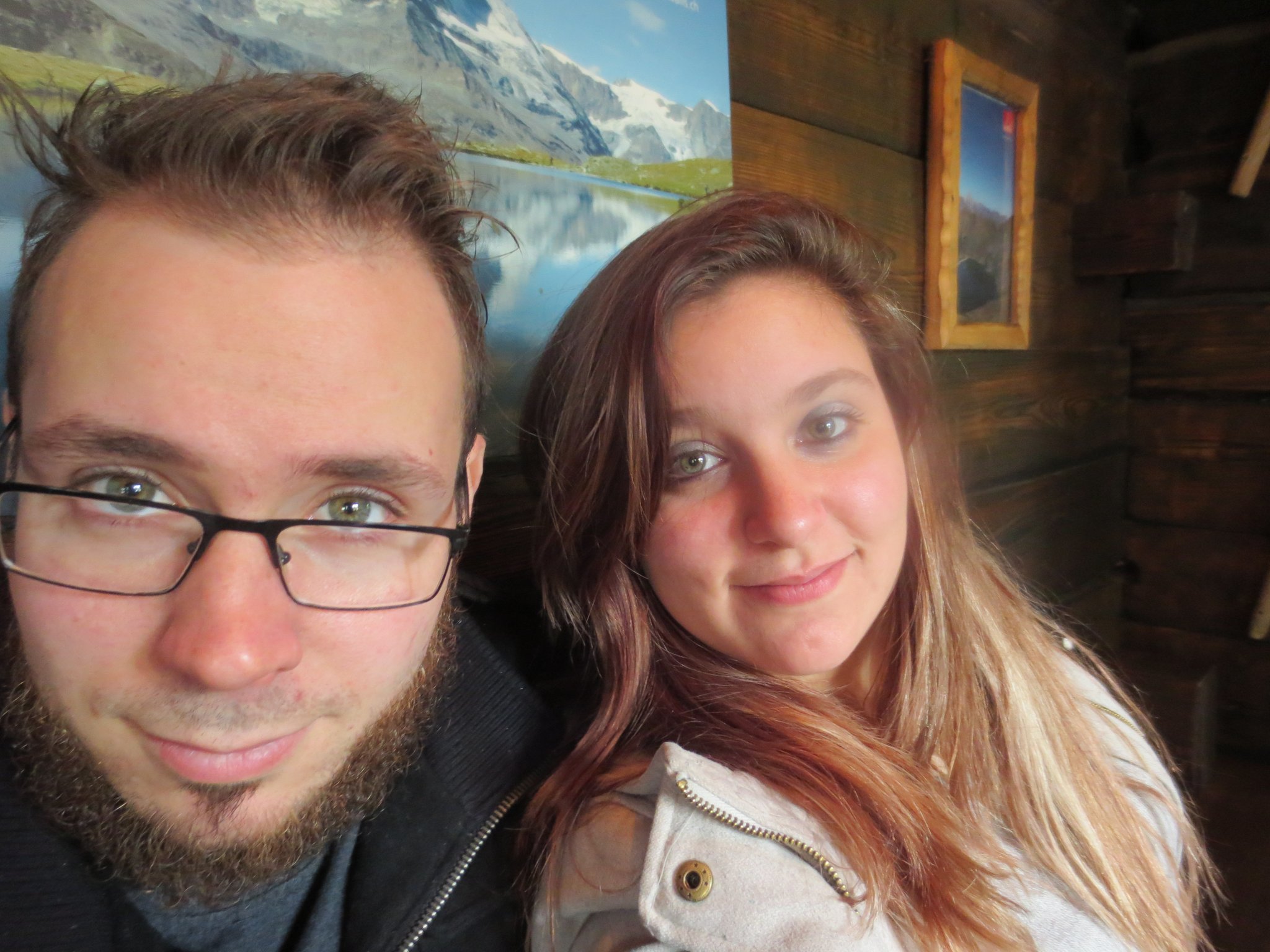 Im Walliser-Dorf (Schweizer Themenbereich); geselliges Beisammensein