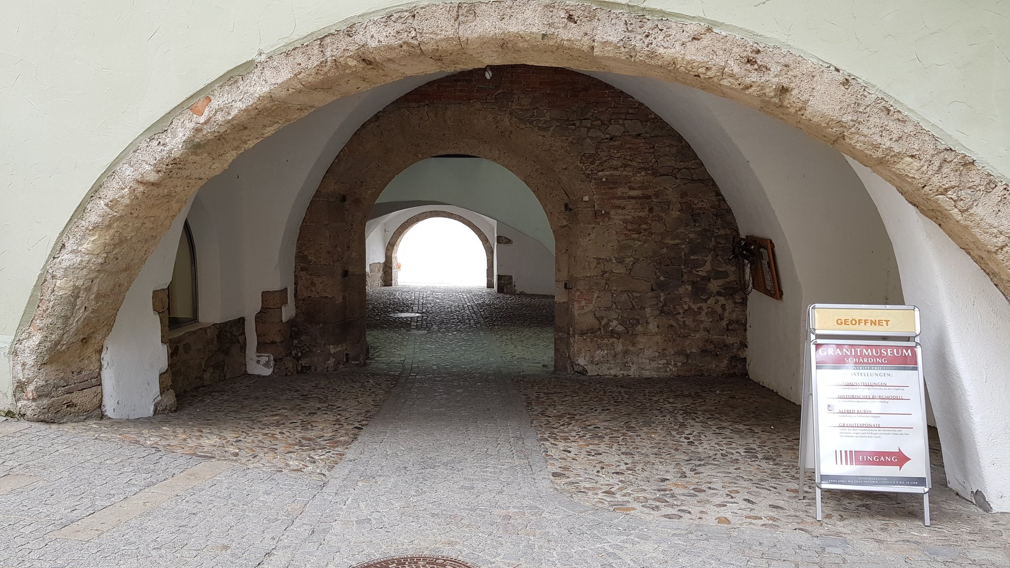 Durchgang vom Stadtkern zum Inn