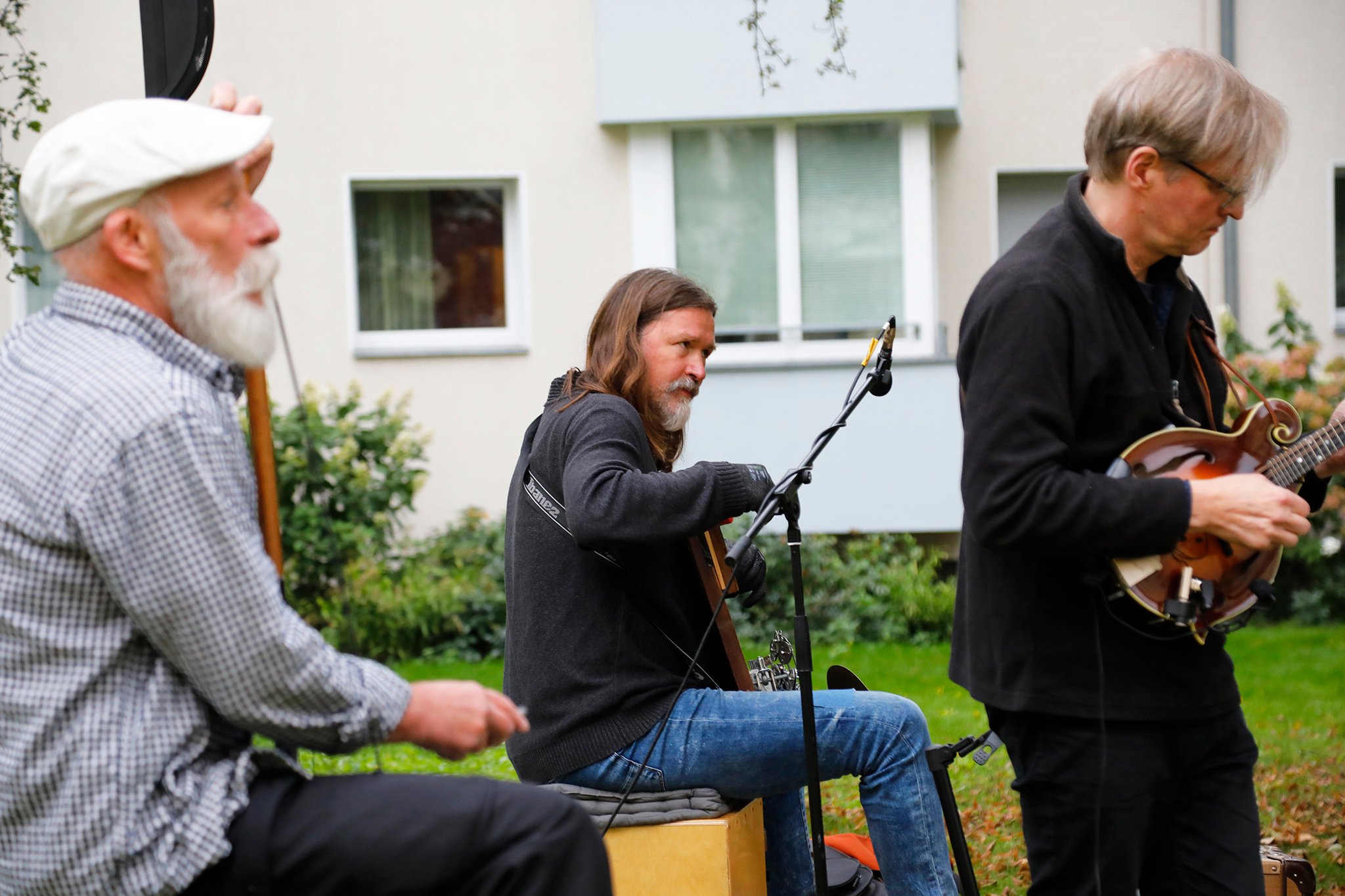 "Searchin' the Roots" im Innenhof Scharnweberstraße 41/43, Foto: Antonia Richter (gatonia.de)