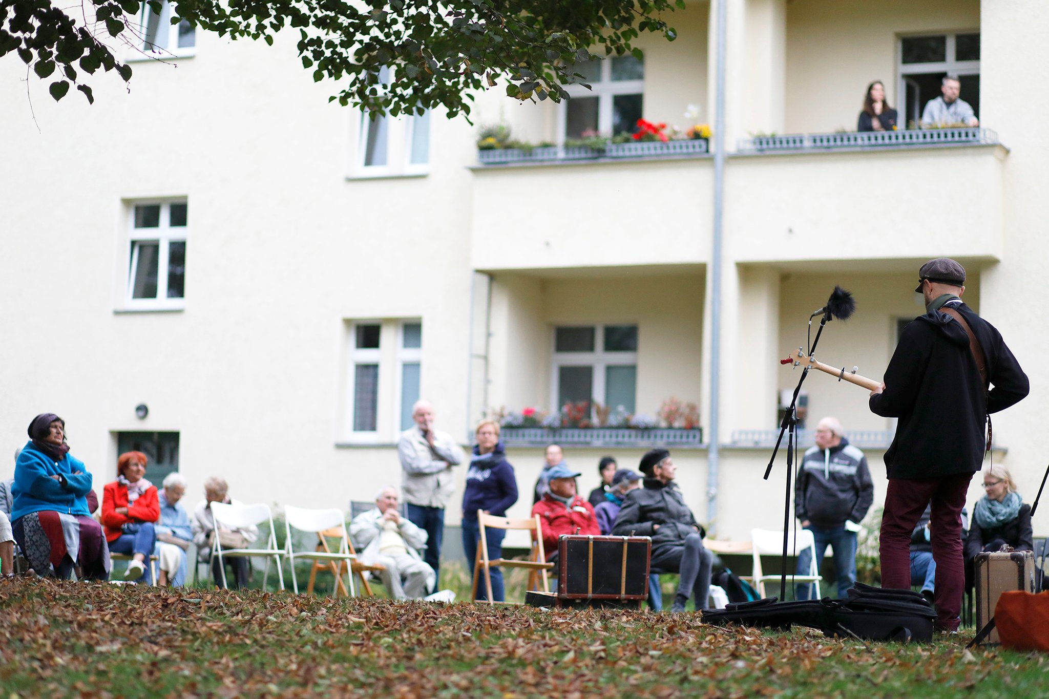 "Searchin' the Roots" im Innenhof Scharnweberstraße 41/43, Foto: Antonia Richter (gatonia.de)