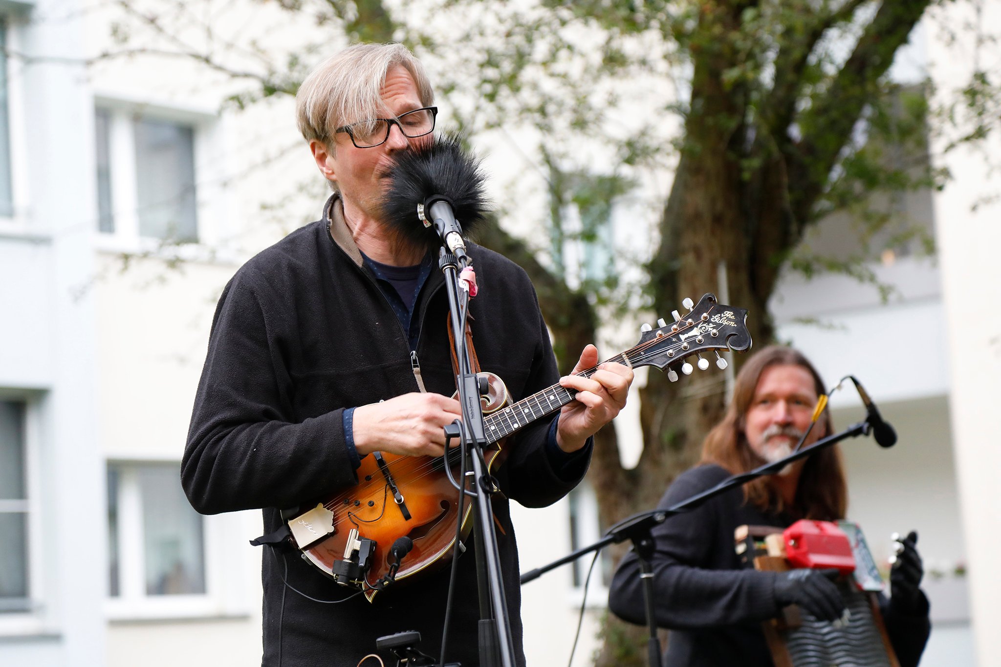 "Searchin' the Roots" im Innenhof Scharnweberstraße 41/43, Foto: Antonia Richter (gatonia.de)