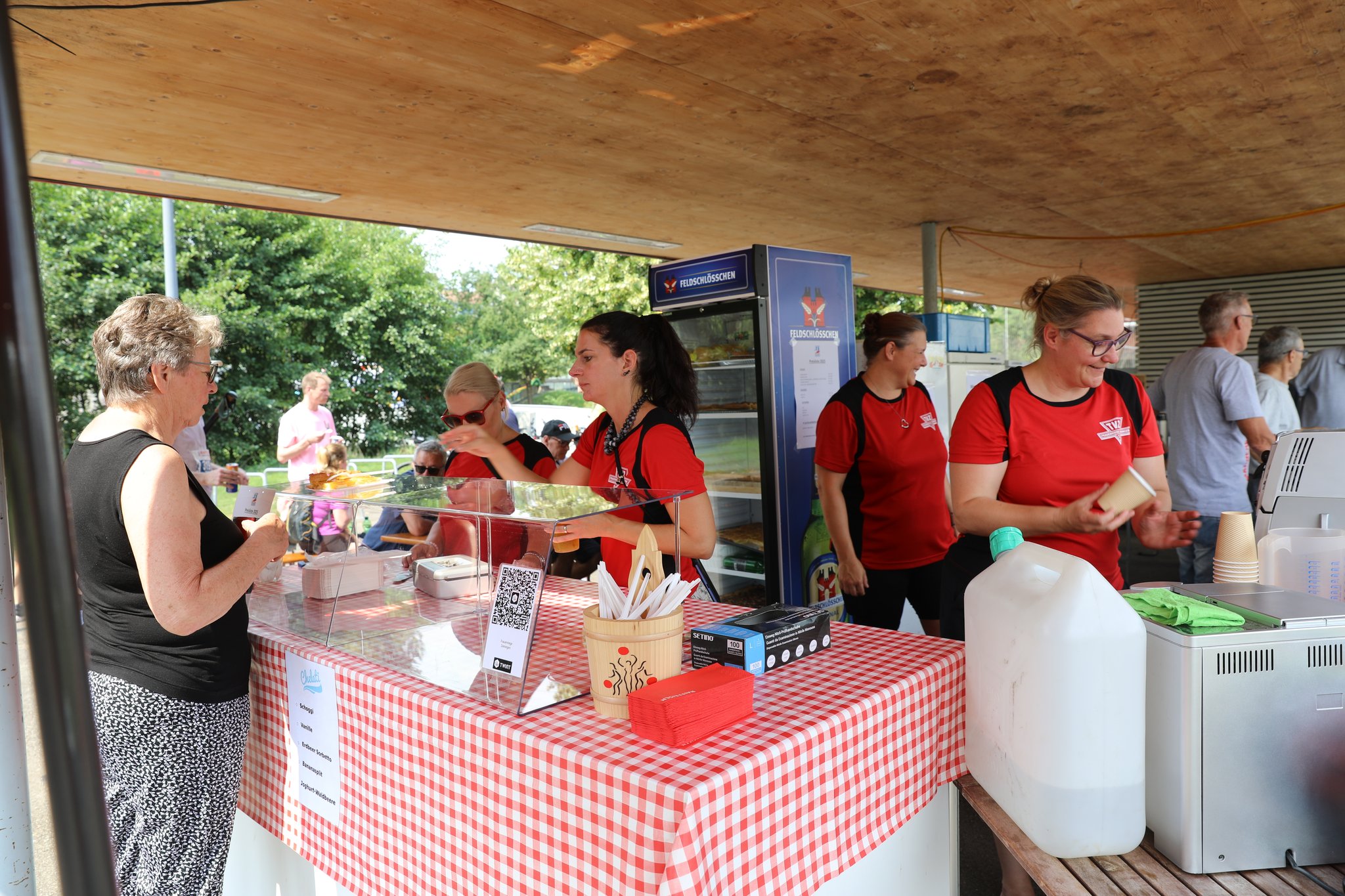 Zeininger Halbarmarthon 2025: Unser Kuchen- und Glacéstand 