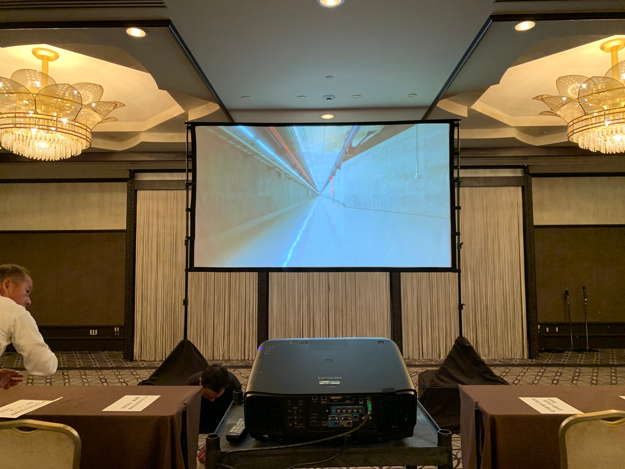 プロジェクター投影