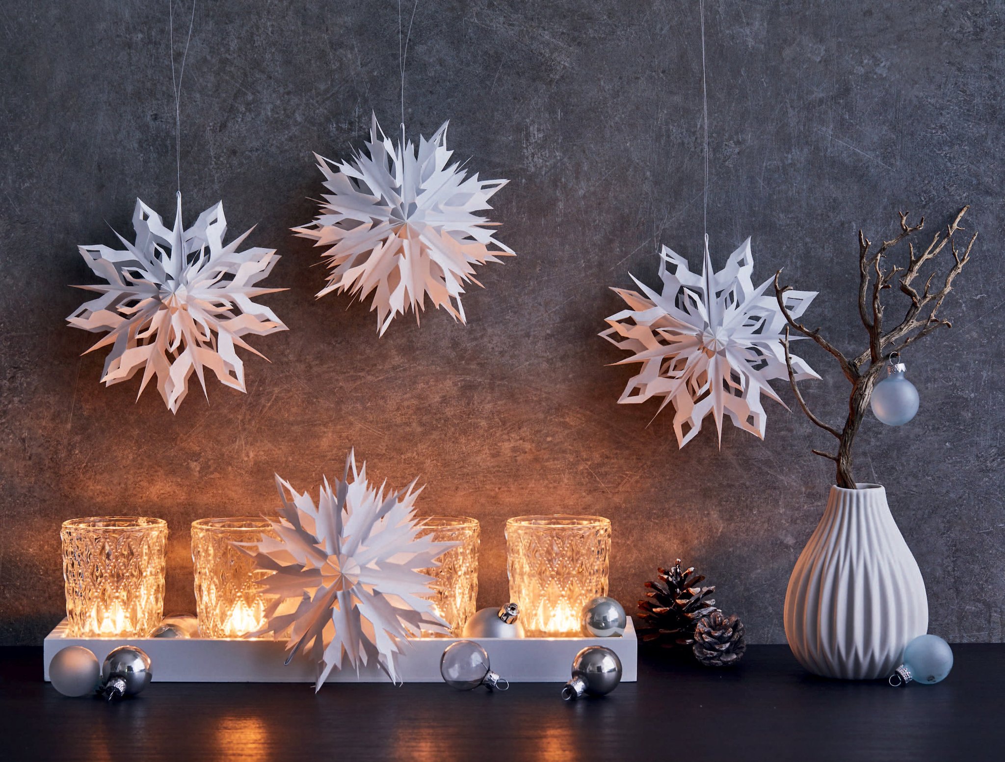 Papier-Tüten-Deko Beispiel Rayher