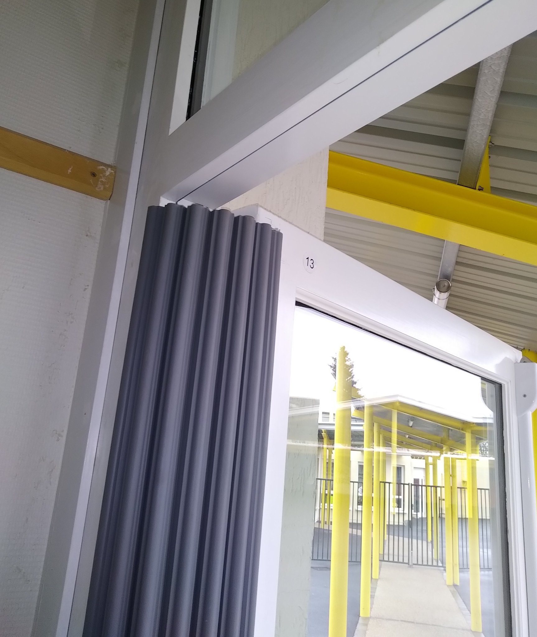 Protections anti pince-doigts