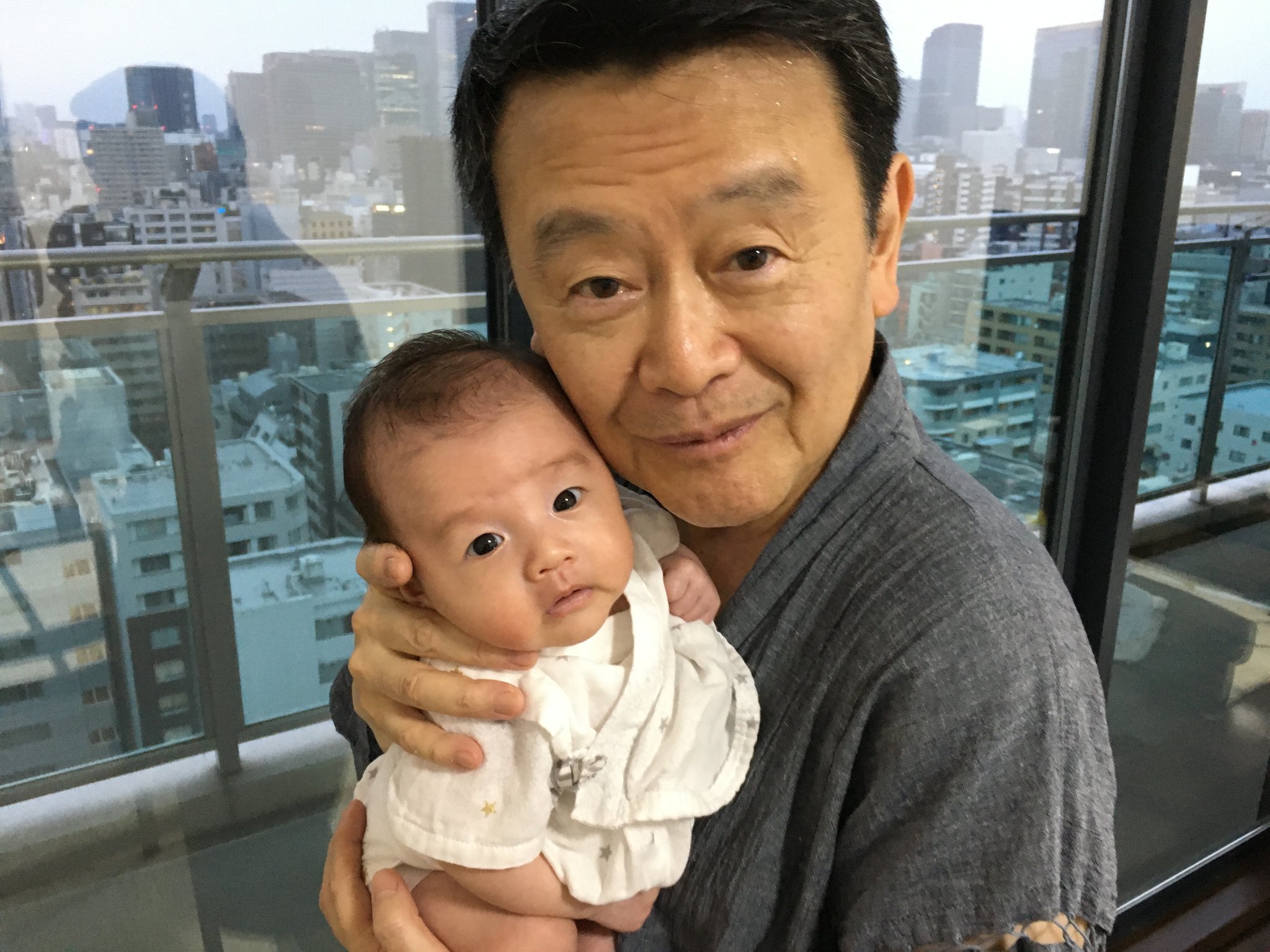 孫が誕生したと言っても、老け込まず、これからも精進続けます。