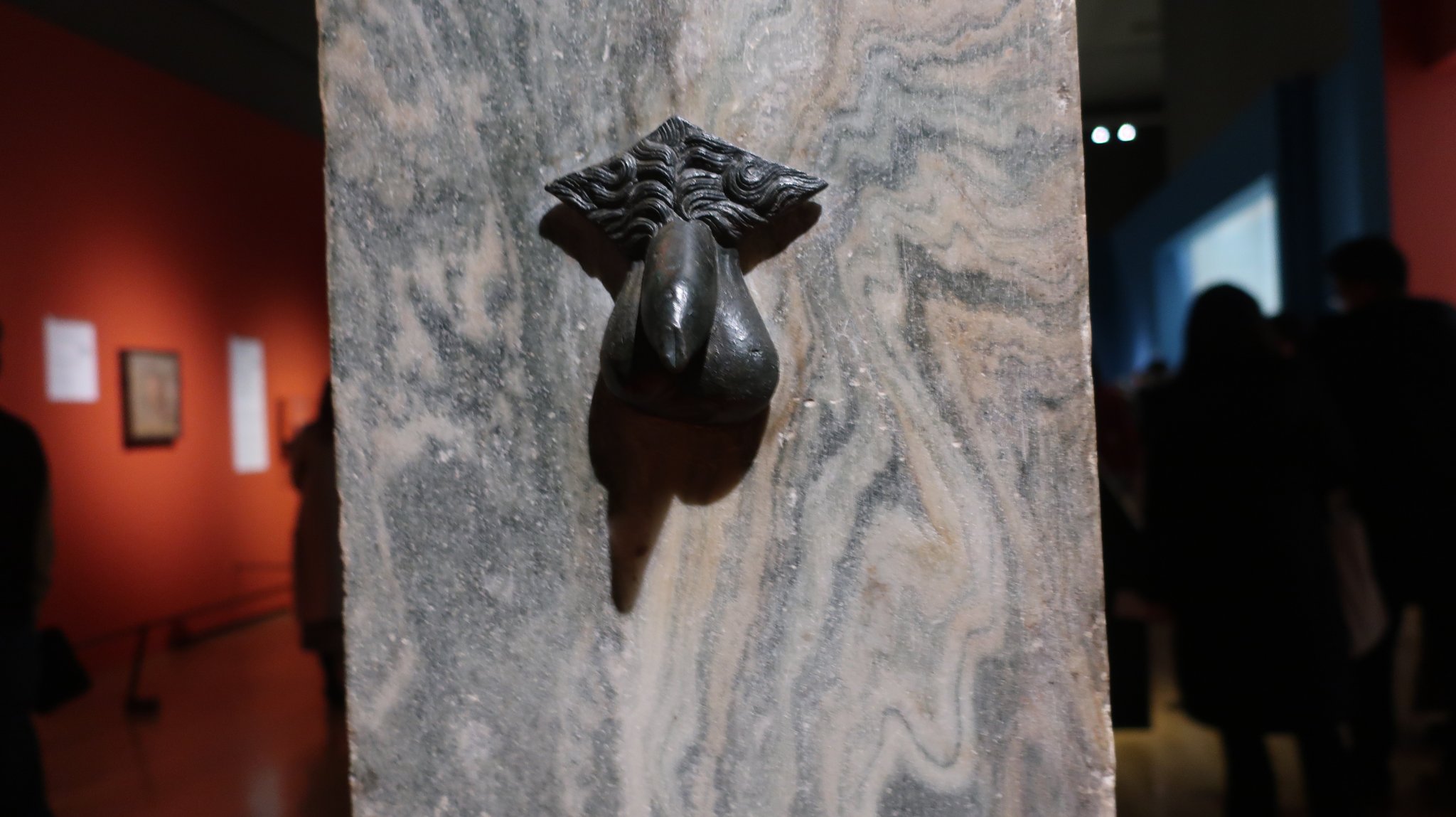 男性としての自分を誇示したかったのでしょう。