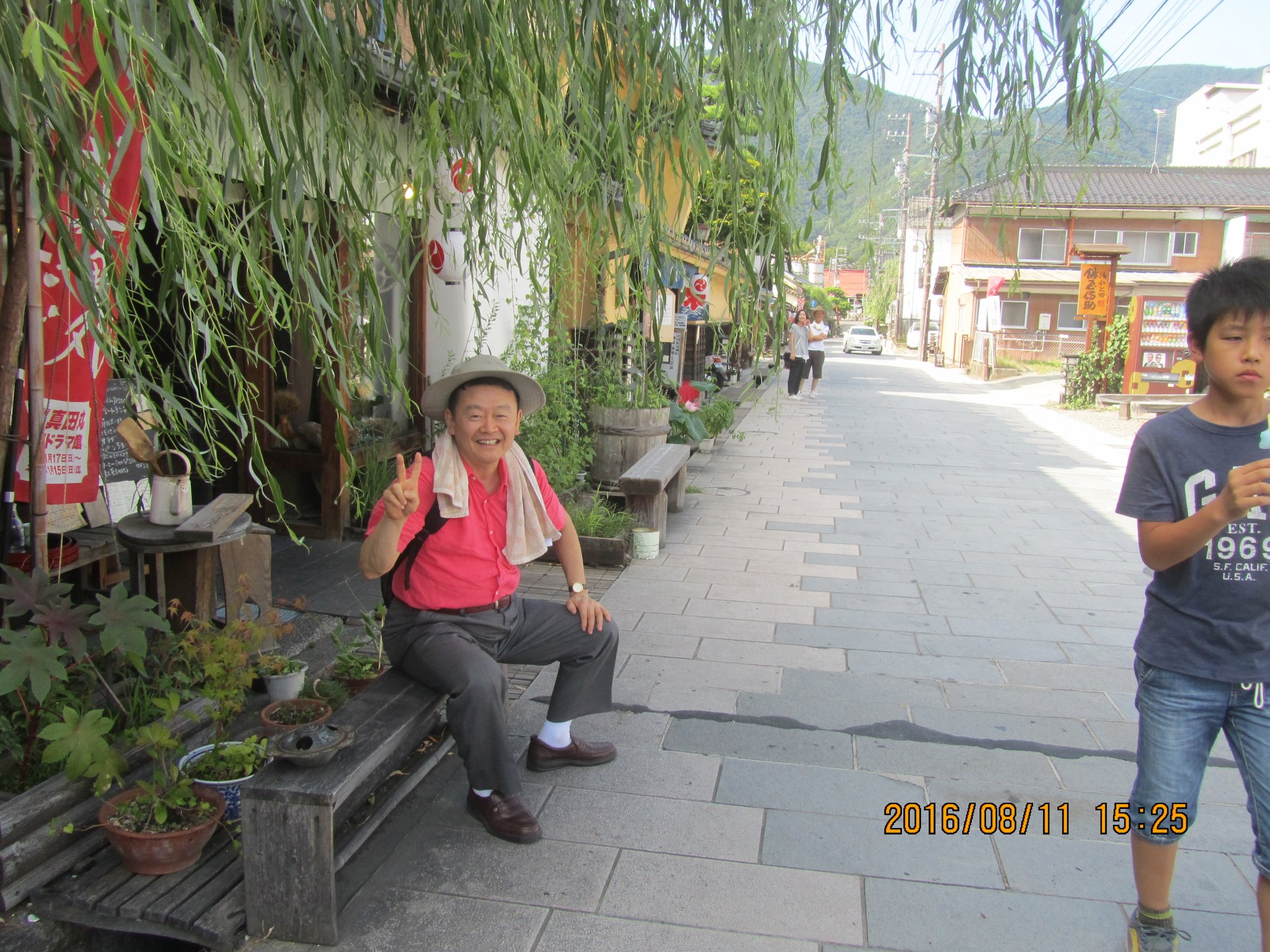 柳町（やなぎまち）。真田昌幸による上田城築城の際に整備された城下町です。江戸時代になると北国（ほっこく）街道の宿場町として栄えました。