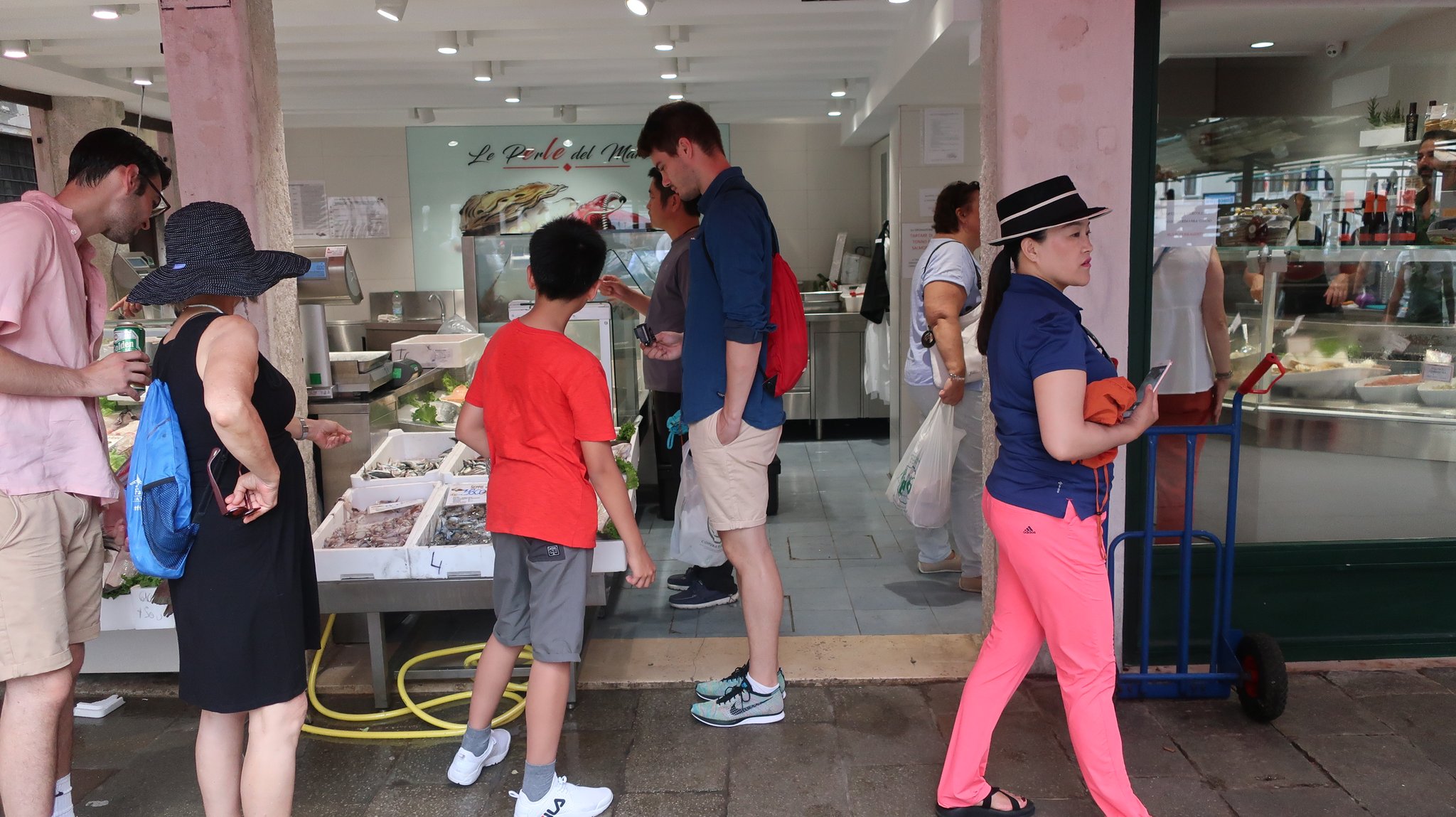 A gastronomia (grocery store)