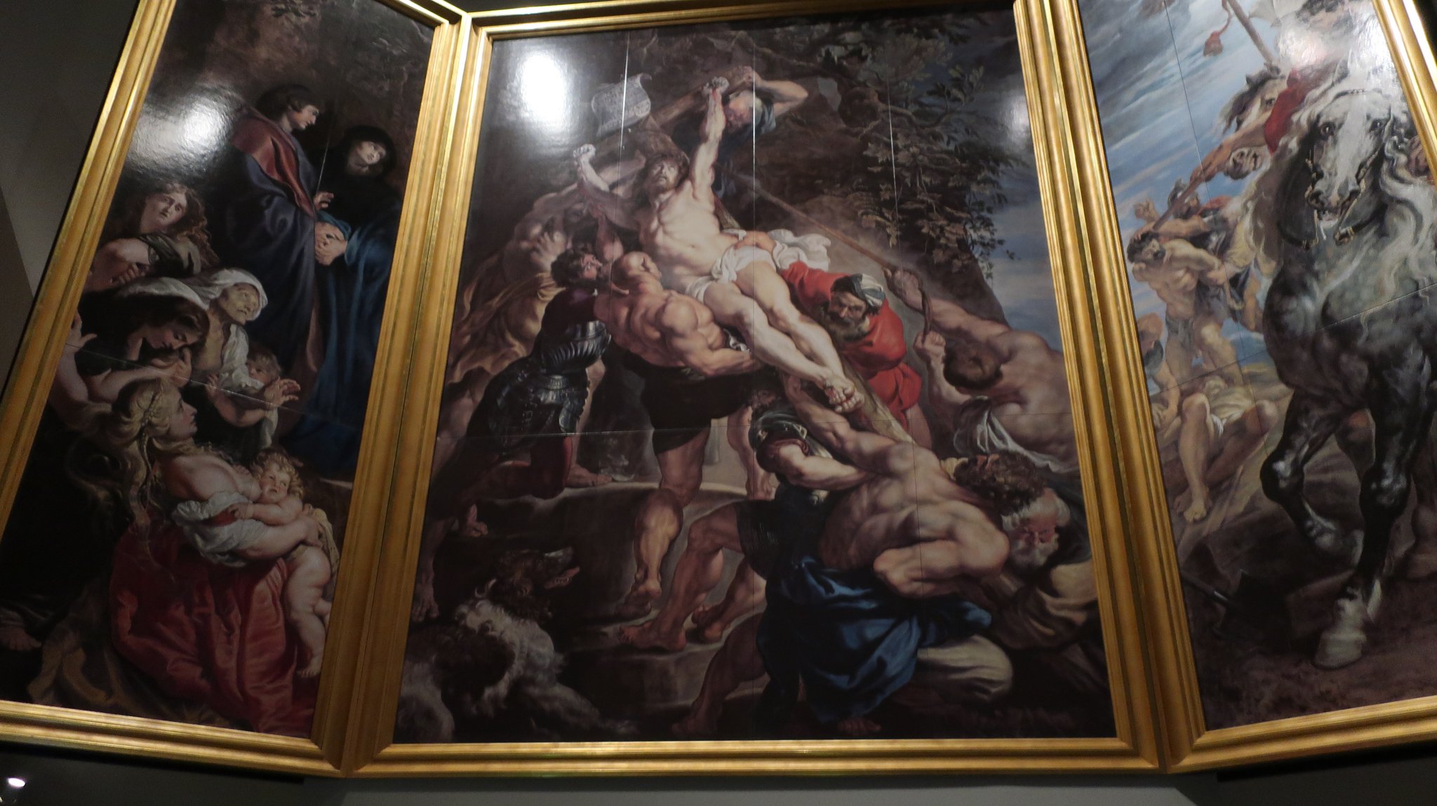 ルーベンス　「キリスト昇架」　アントワープ大聖堂の祭壇画　小説「フランダースの犬」で少年ネロが愛犬パトラッシュと共に、この絵の前で息絶えました。