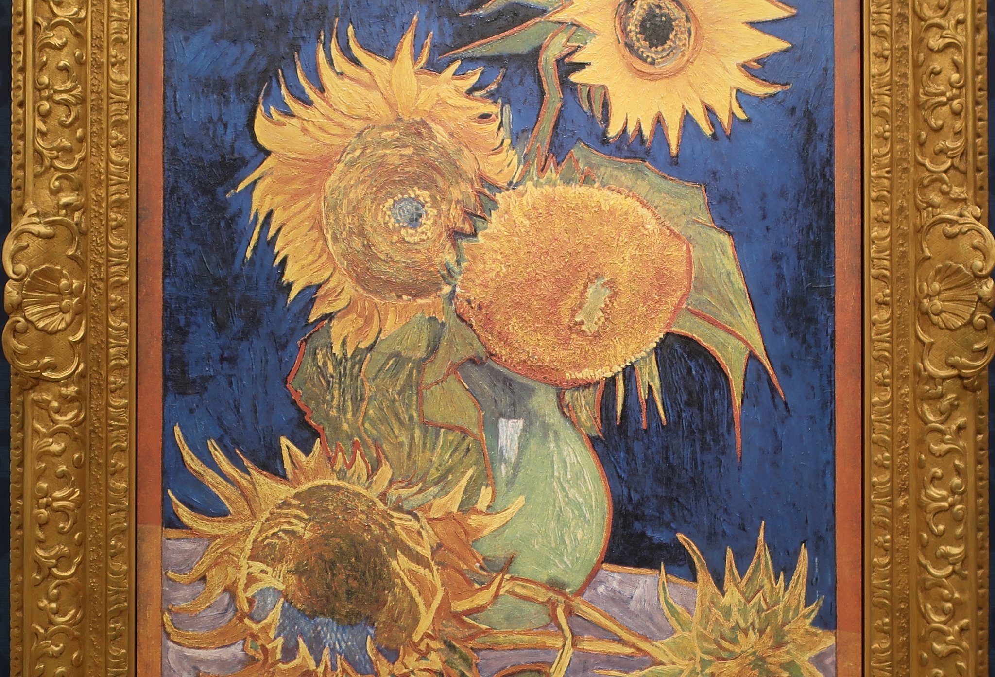 陶器の板に原画に忠実な色彩・大きさで作品を再現してあります。これは、7点のゴッホ「ヒマワリ」の中でも、焼失してしまった、現存しない幻の名画です。