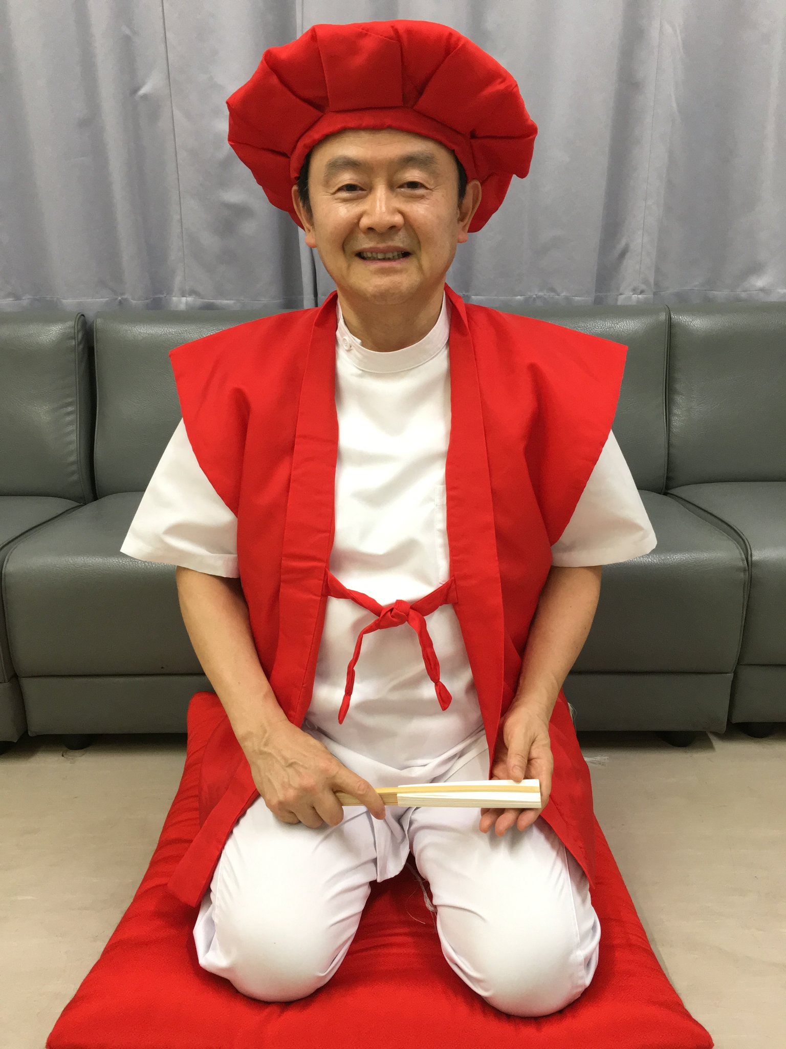 平成28年6月22日で還暦となりました。恥ずかしいですが、一生に一度ですので、写真を撮りました。