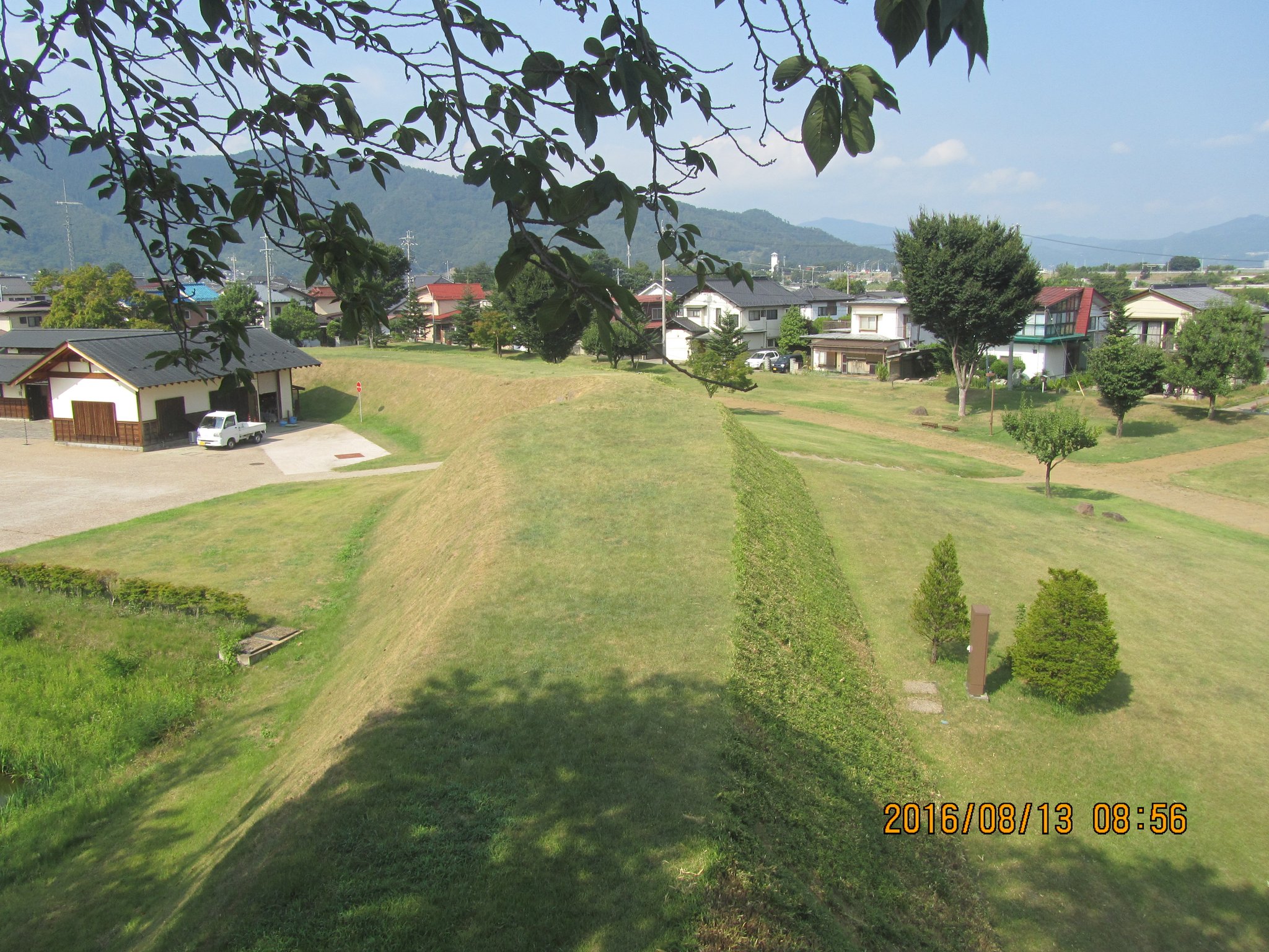 松代城の土塁。