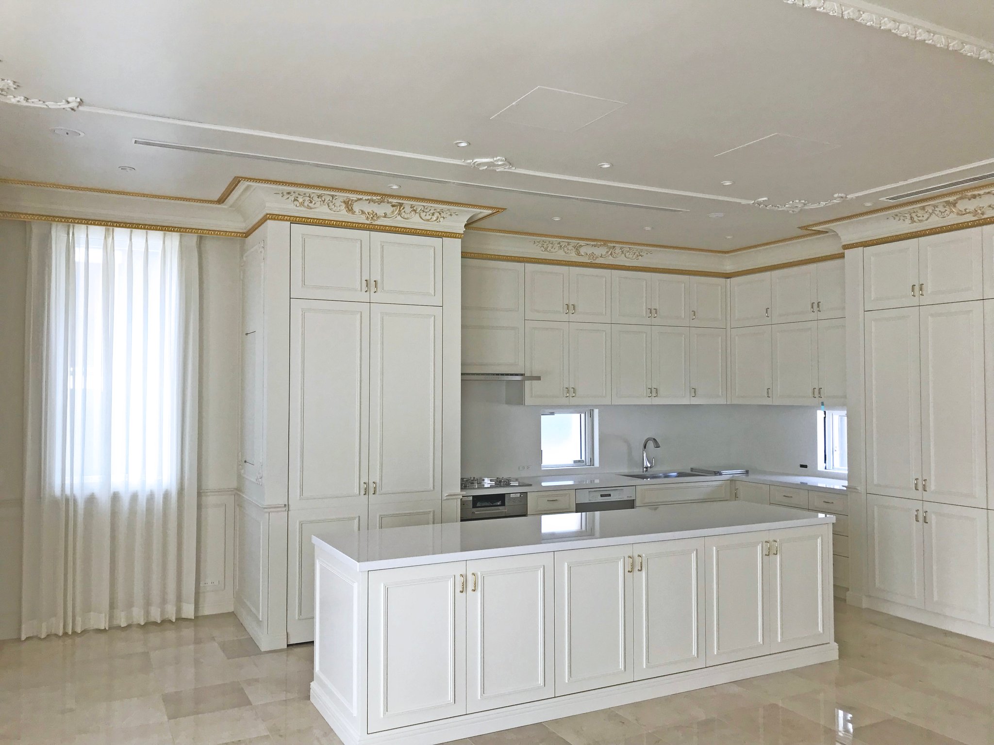 K様邸 天井及び壁面石膏装飾（大阪府吹田市）