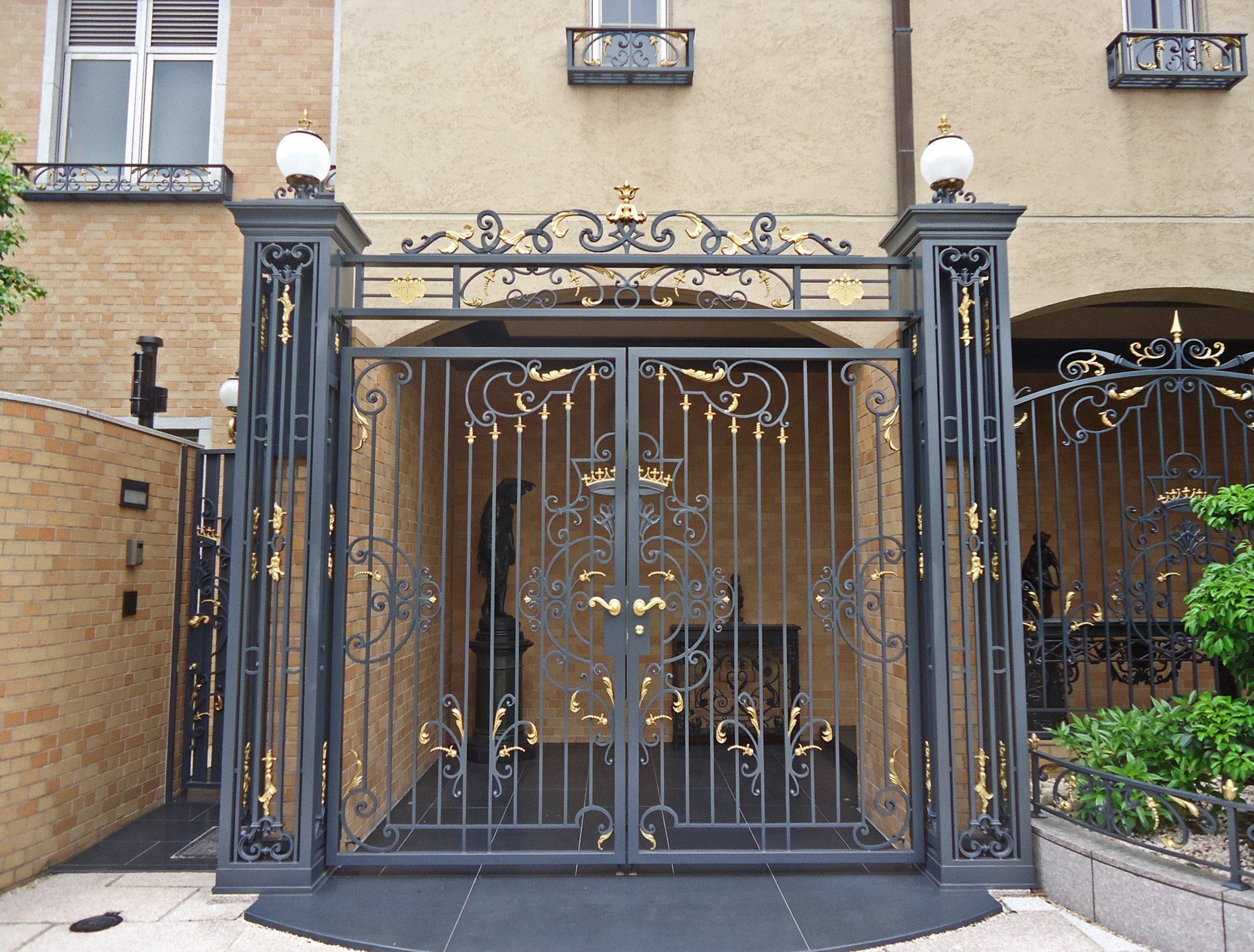 ゲストハウス 正面門扉（大阪府堺市）