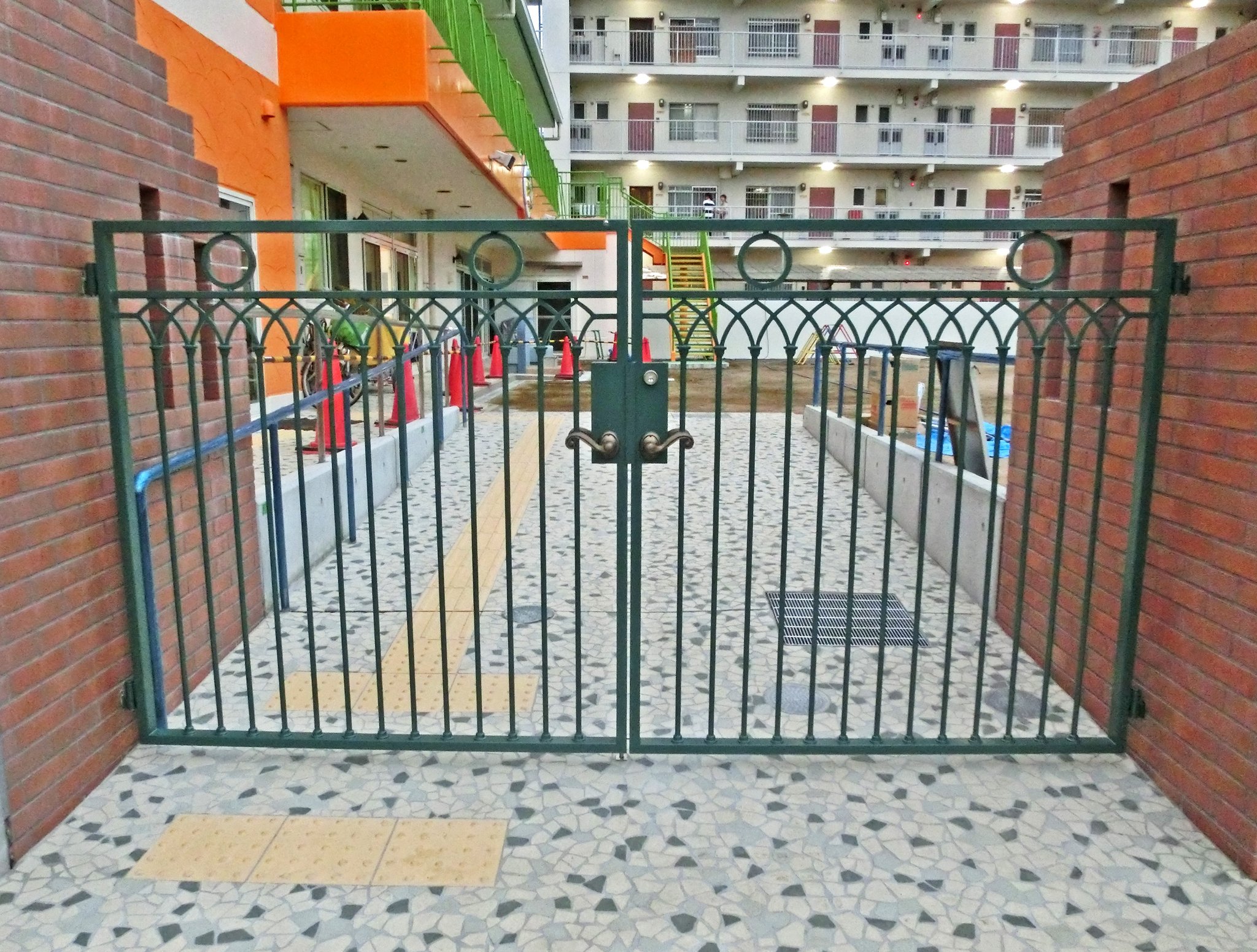 保育園 門扉大（大阪府大東市）