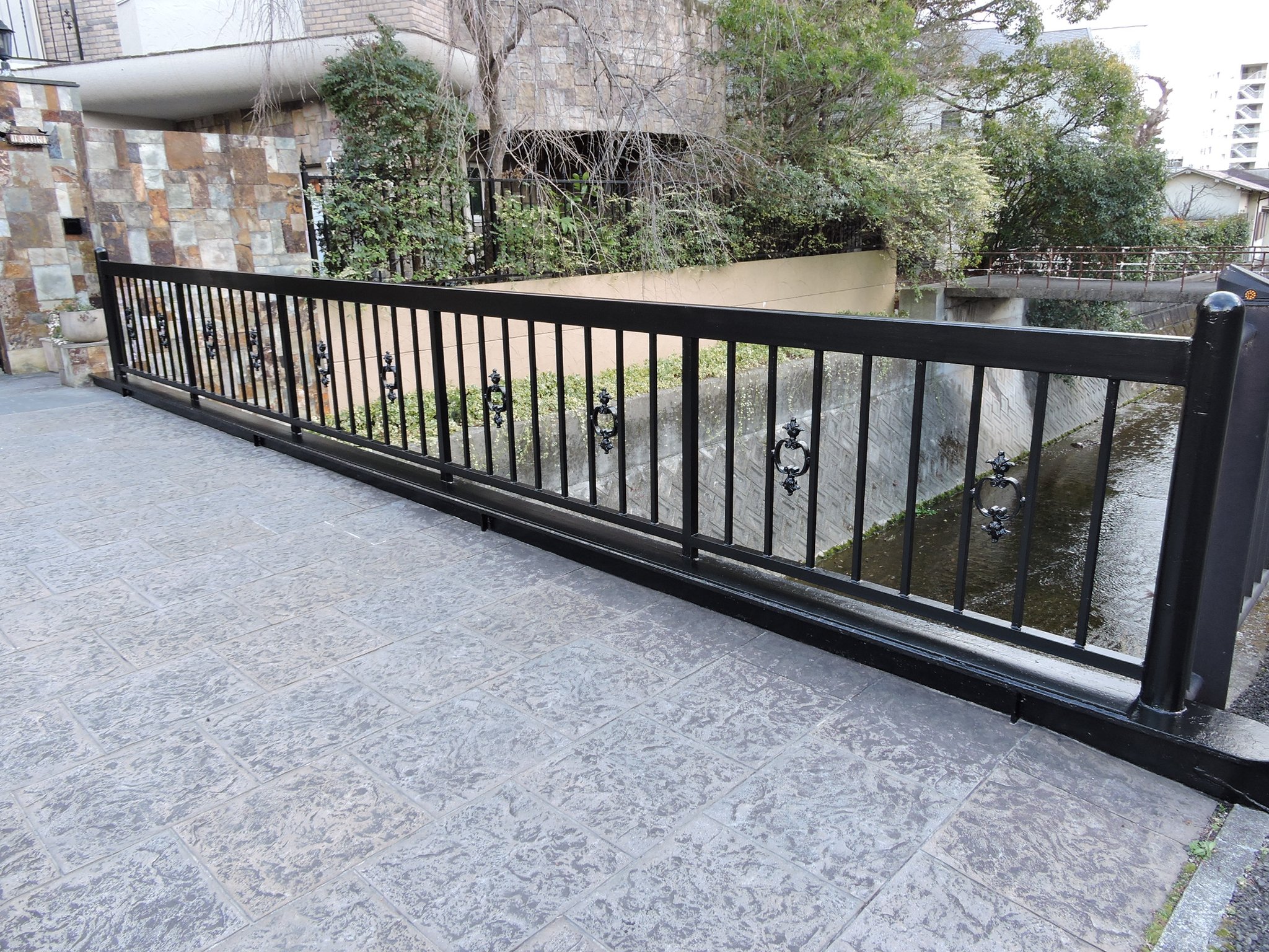 H様邸 橋 手摺 お塗替え