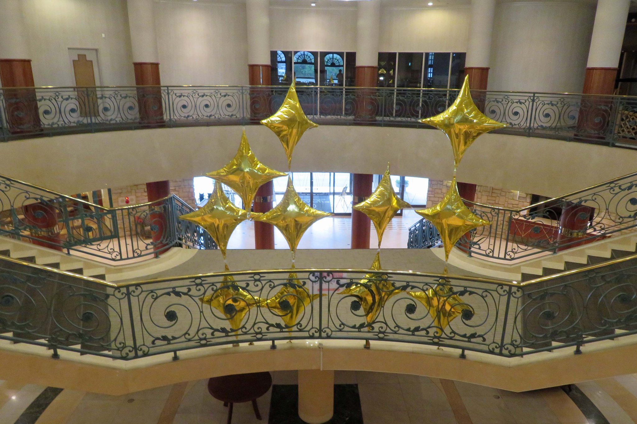 BELL CLASSIC 結婚式場 階段手摺（旭川市）