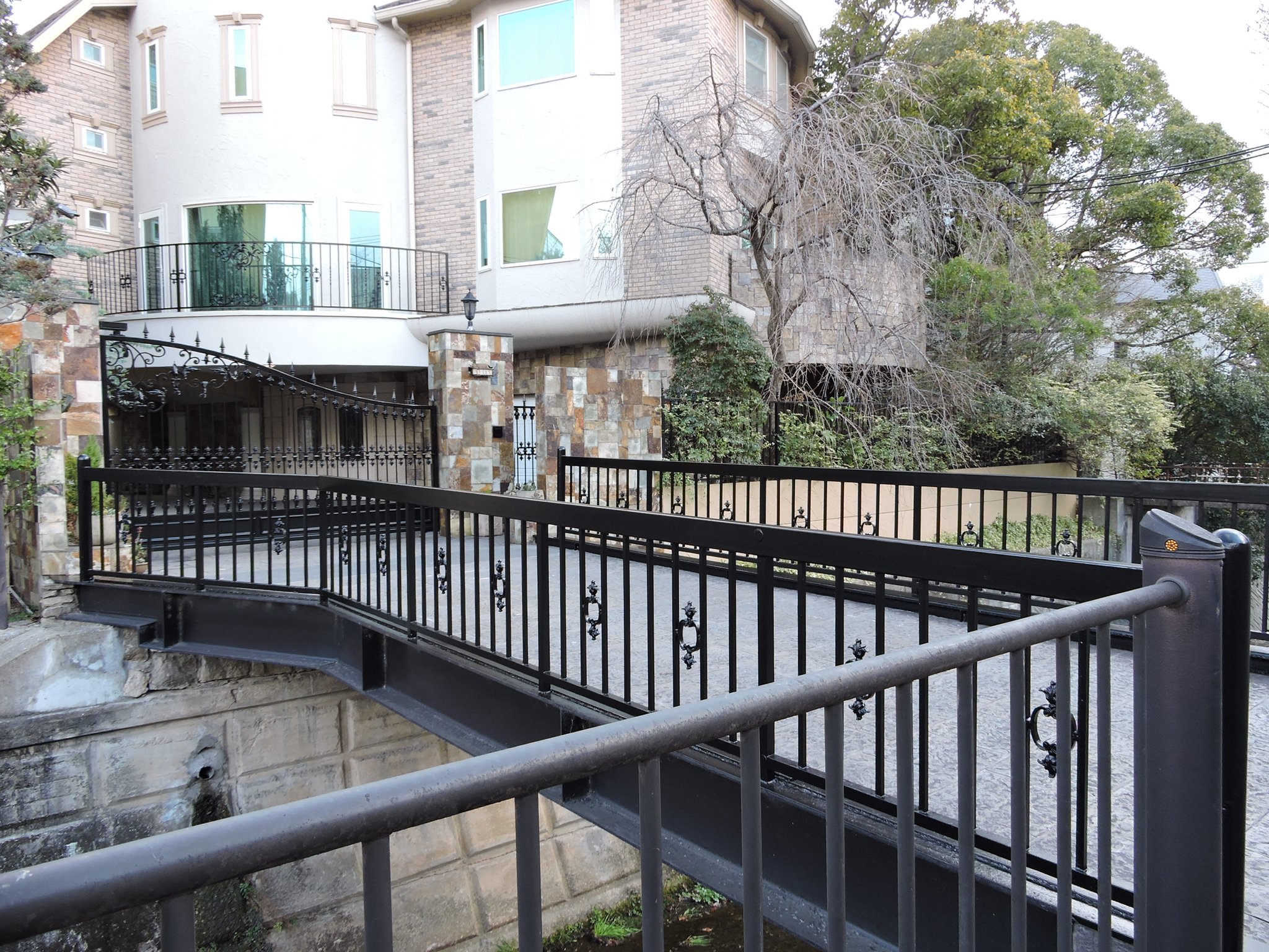 H様邸 橋 手摺 お塗替え