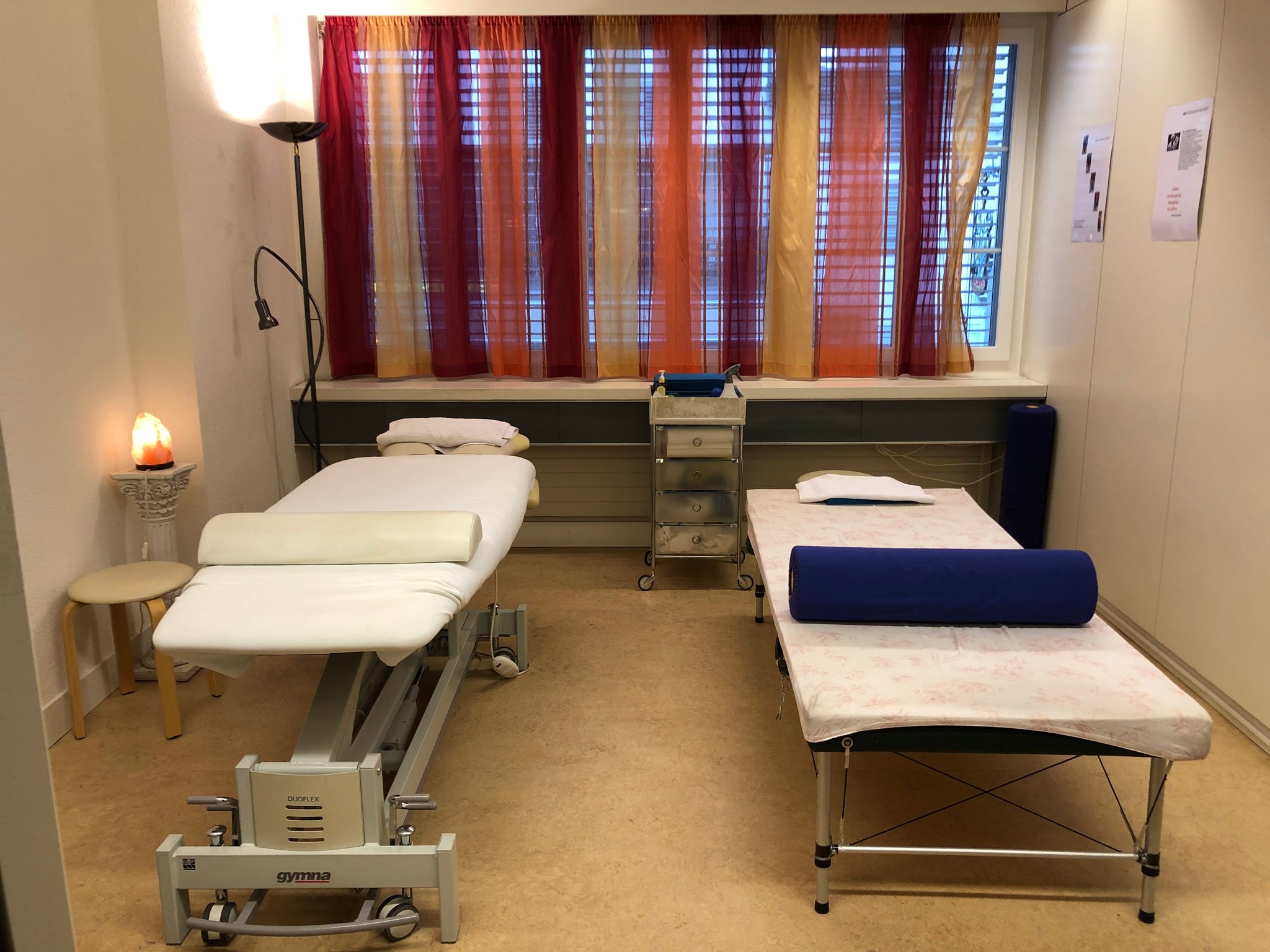 Praxisraum 'In guten Händen'