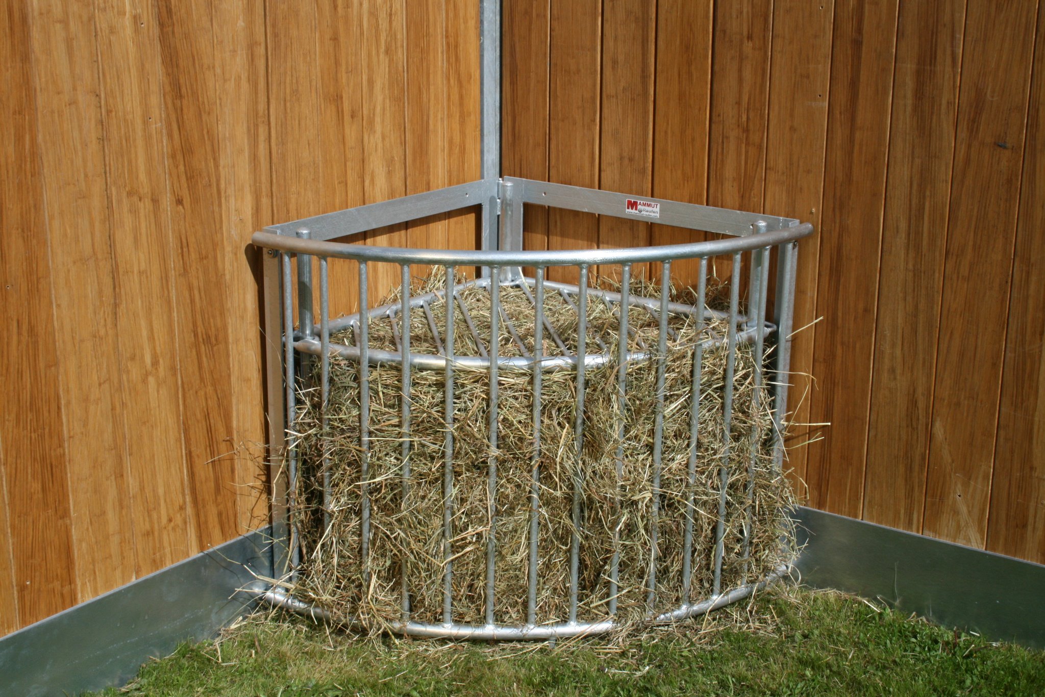 "Raufe Fressen von oben"