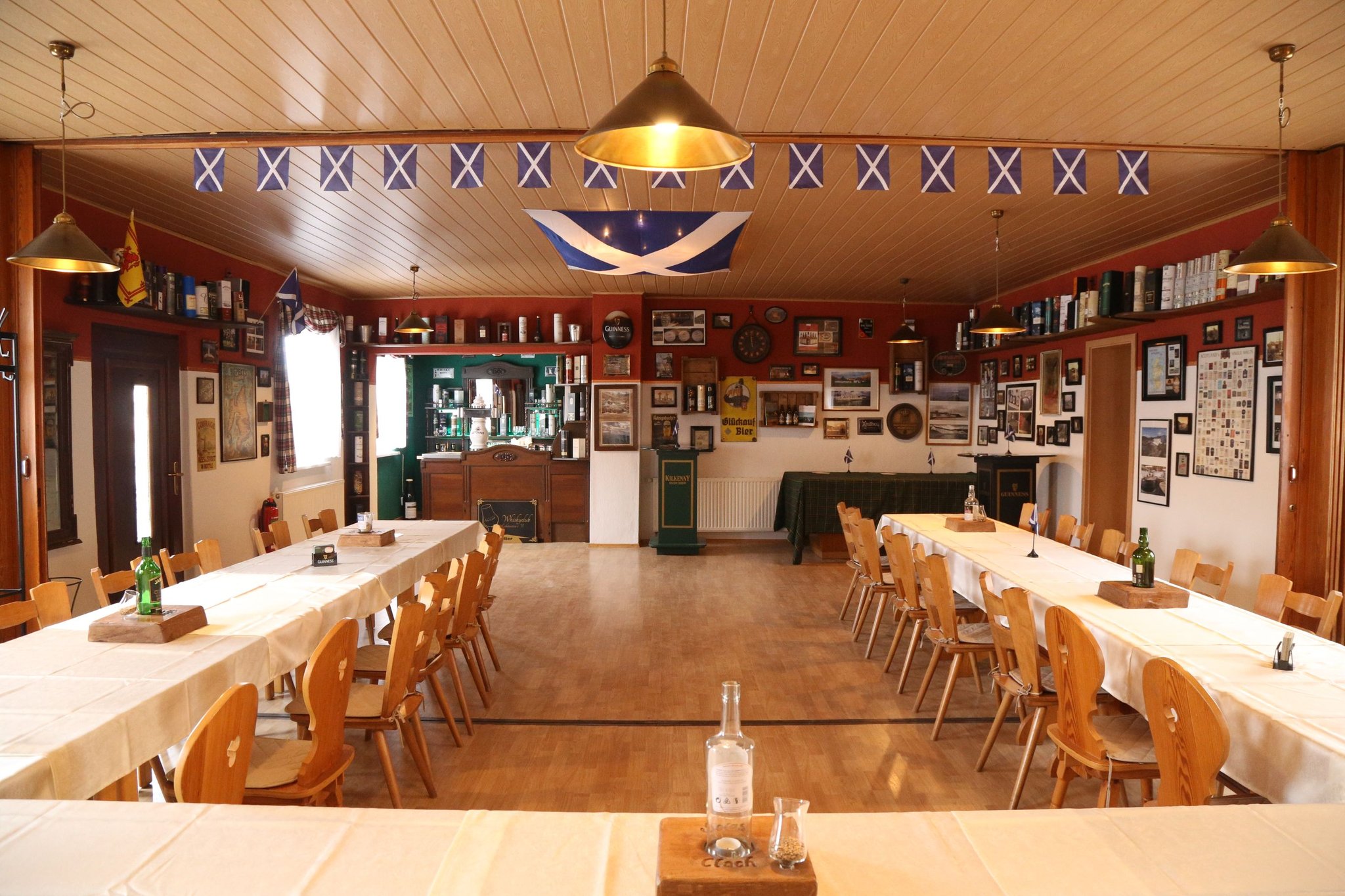 Blick vom gastraum Richtung Tresenbereich