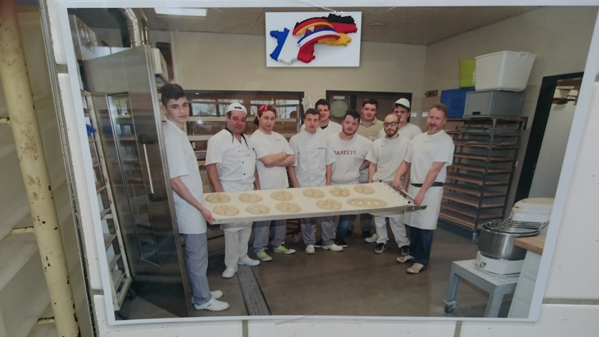 rechts Matthias Zinn, 2. von links Olivier Suc, deutsche u. französische Bäckerlehrlinge