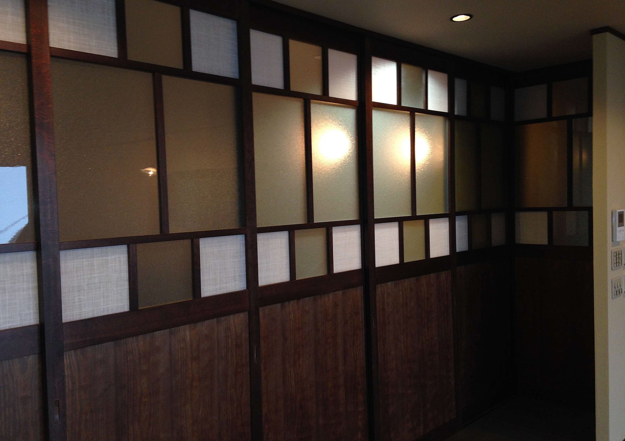 レトロモダンな建具