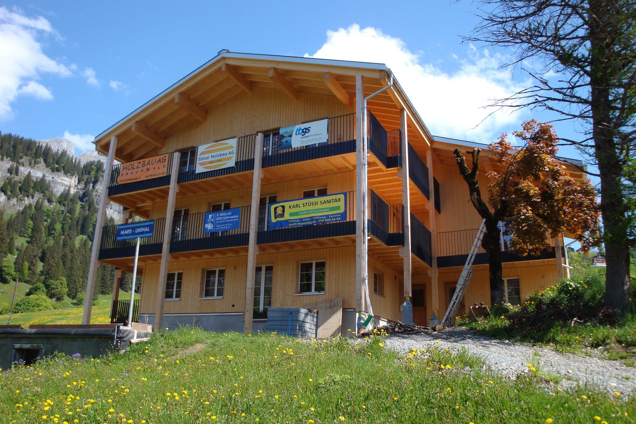 Wiederaufbau Mehrfamilienhaus, Braunwald