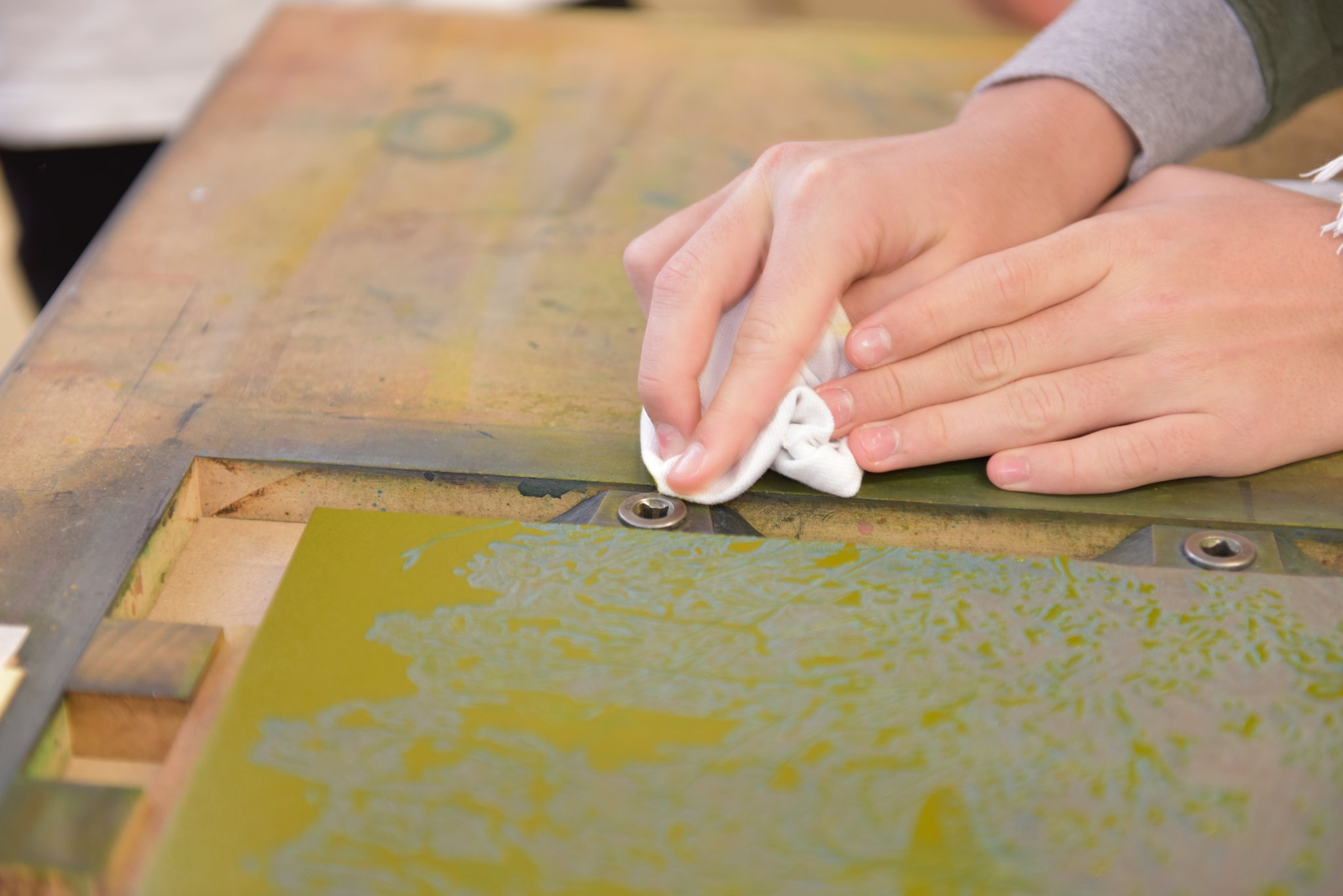 Nicht alles ganz sauber eingefärbt - putzen!